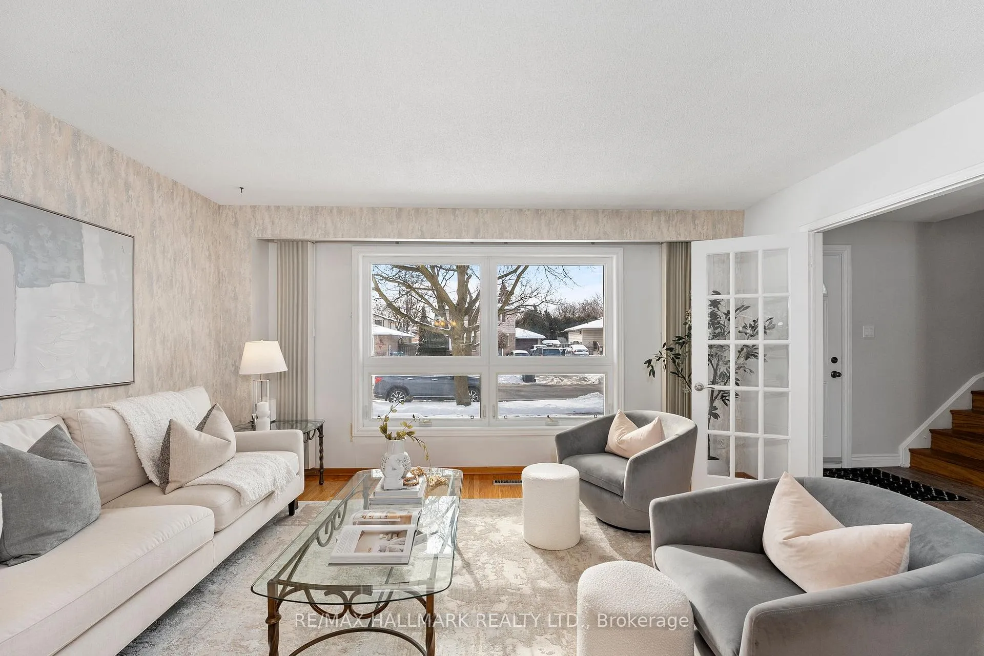 Photo 5 of 239 Archdekin Drive, Brampton, Madoc — HOMEH