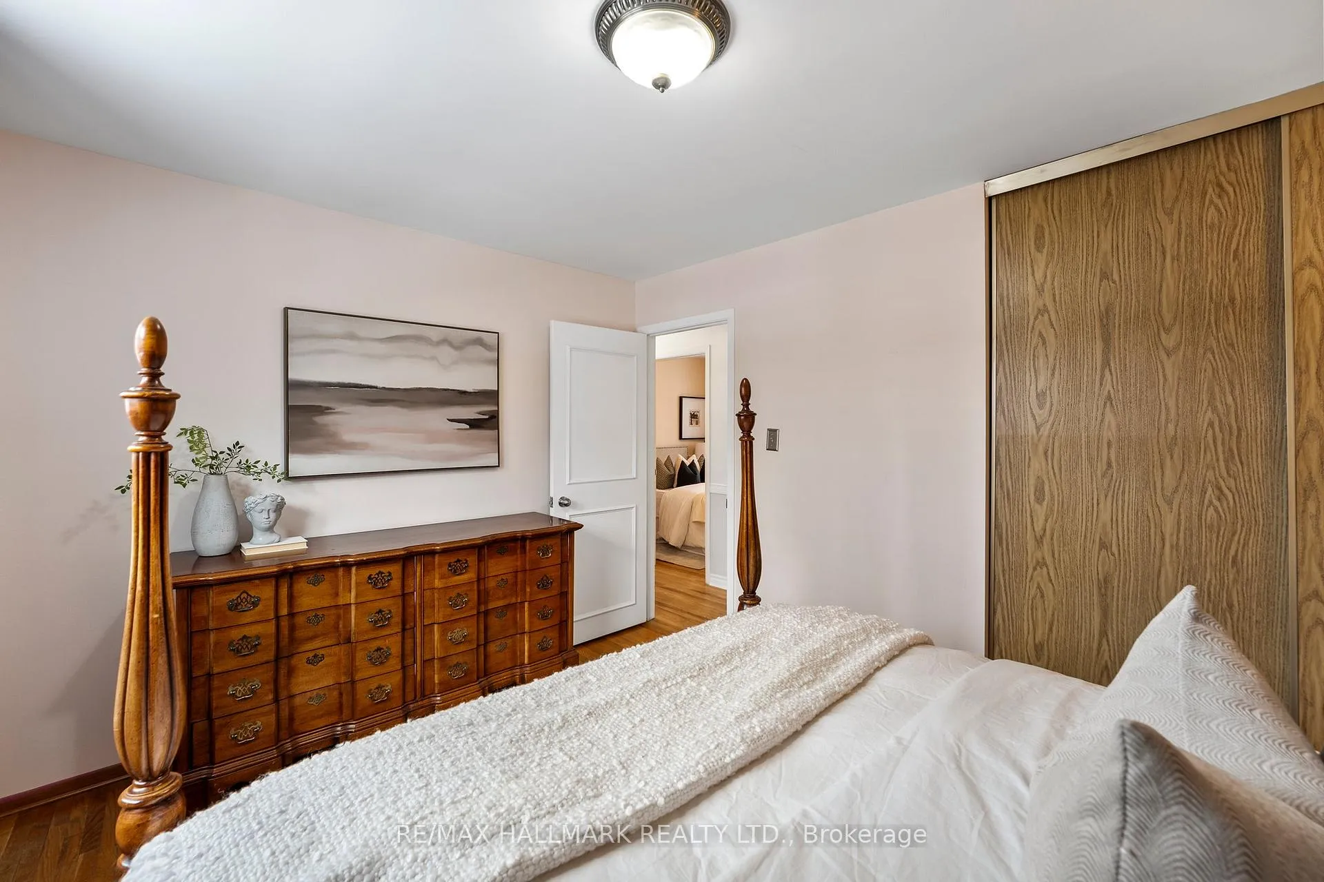 Photo 23 of 239 Archdekin Drive, Brampton, Madoc — HOMEH
