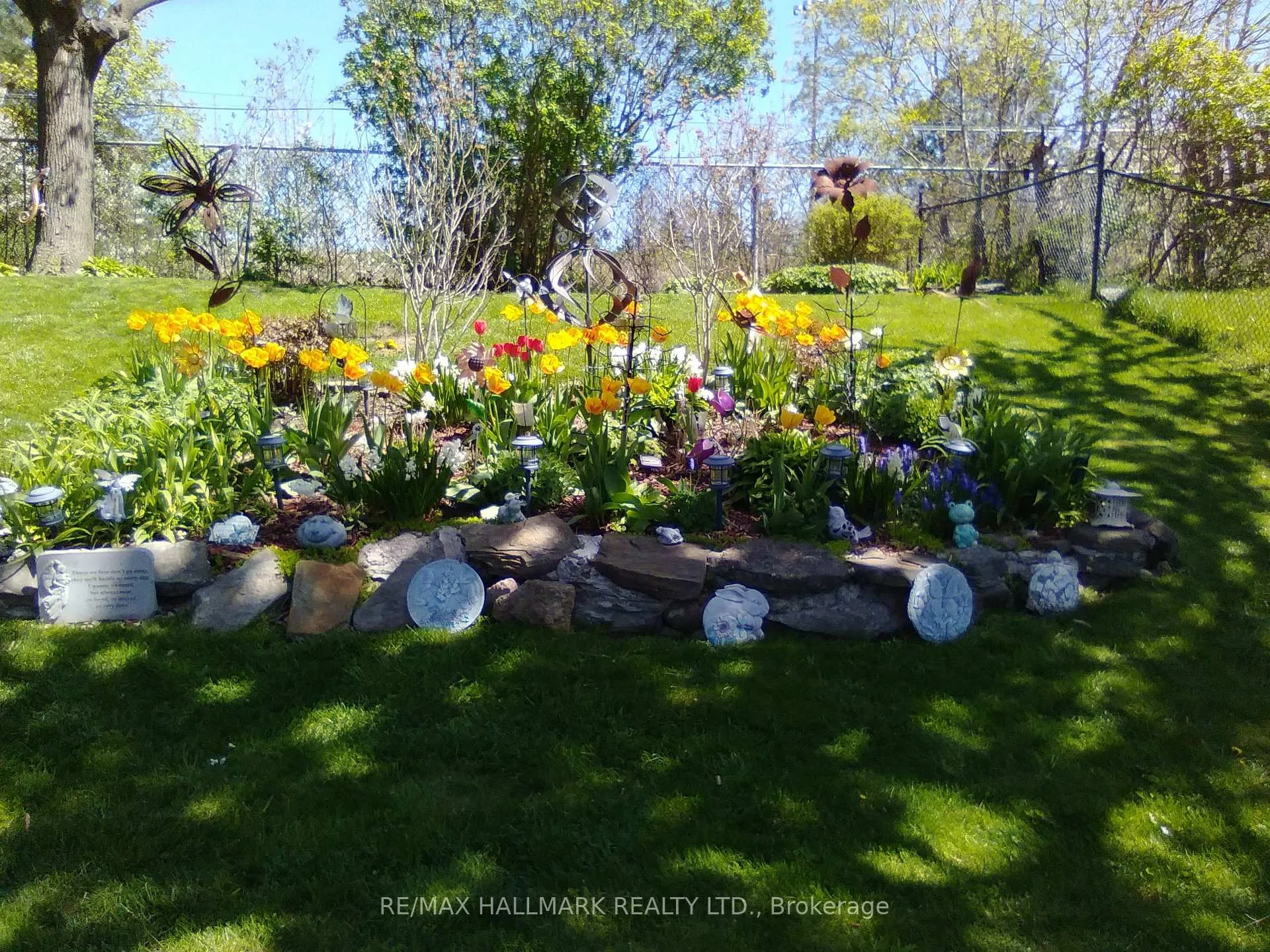 Photo 31 of 239 Archdekin Drive, Brampton, Madoc — HOMEH