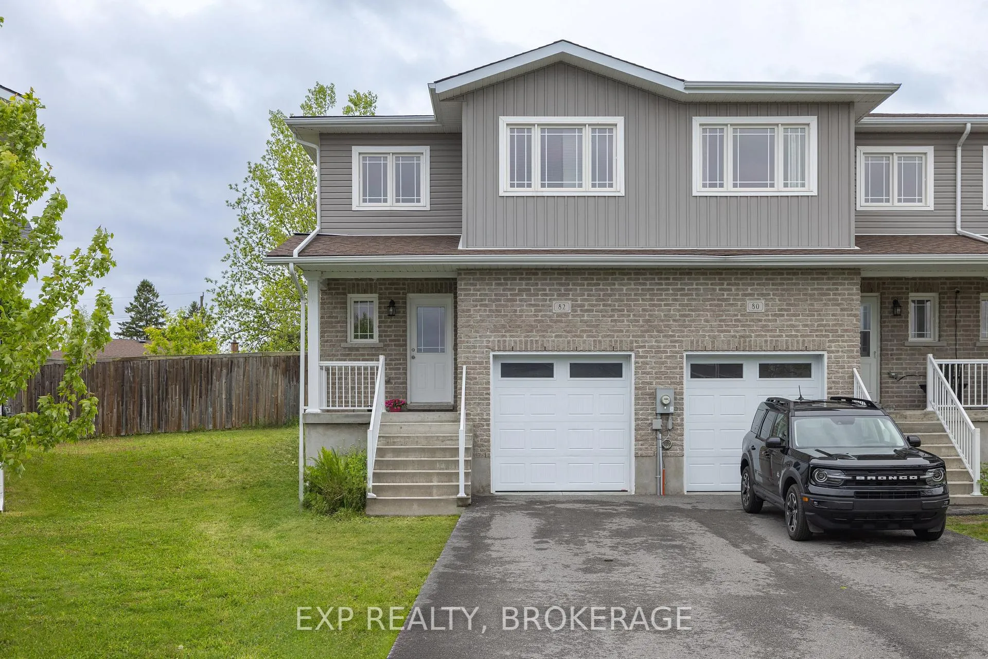 Photo 1 of 82 Amy Lynn Drive, Loyalist, Amherstview — HOMEH