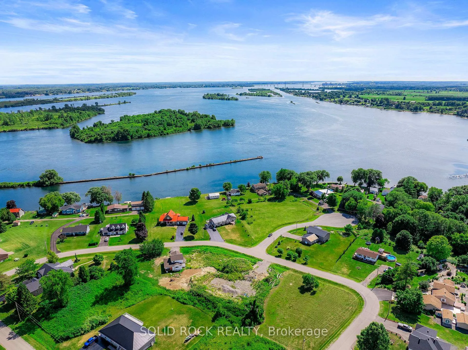 Photo 2 of 5 Hudson Crescent, Edwardsburgh/Cardinal, Edwardsburgh/Cardinal Twp — HOMEH