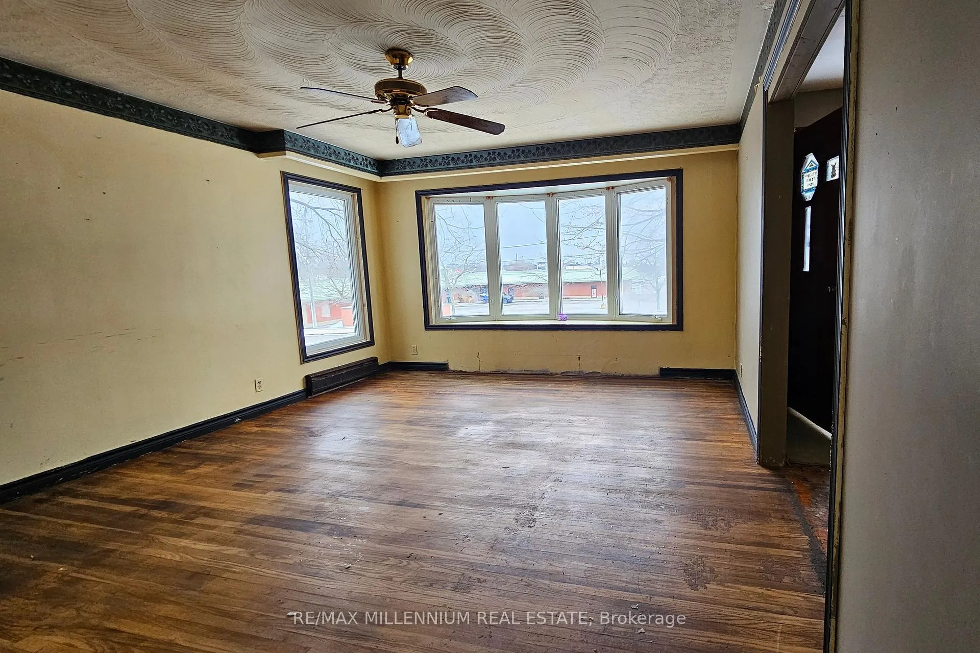 Photo 4 of 410 Crawforth Street, Whitby, Blue Grass Meadows — HOMEH