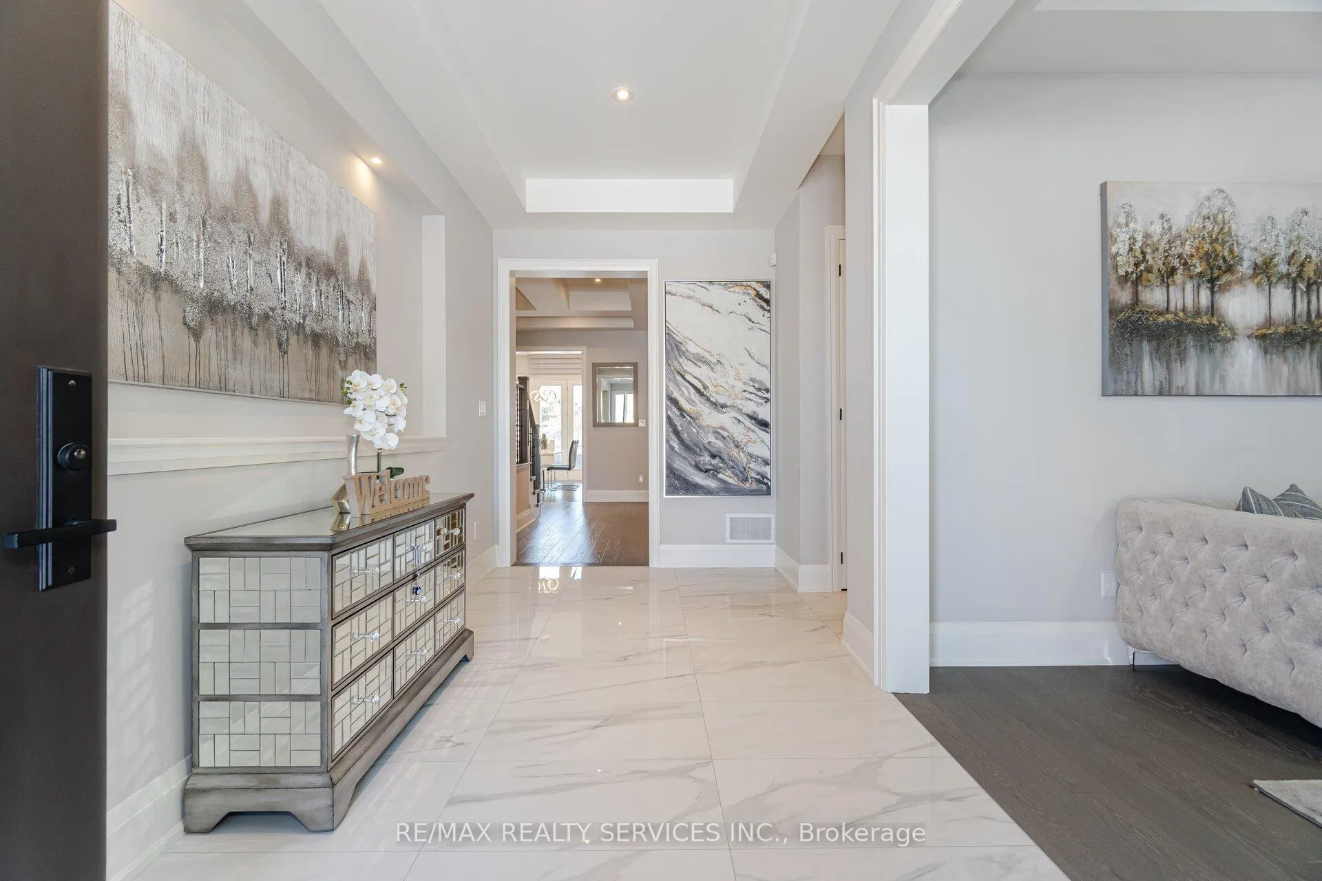 Photo 4 of 27 Endless Circle, Vaughan, Kleinburg — HOMEH