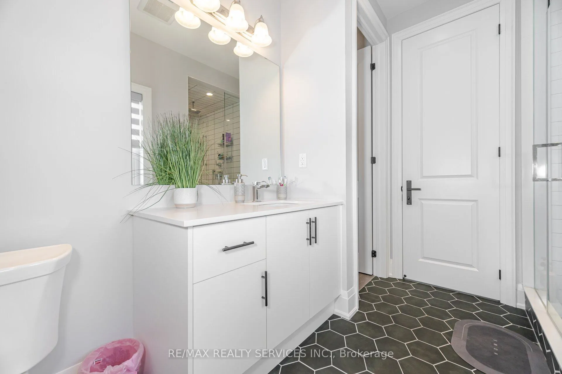 Photo 27 of 27 Endless Circle, Vaughan, Kleinburg — HOMEH