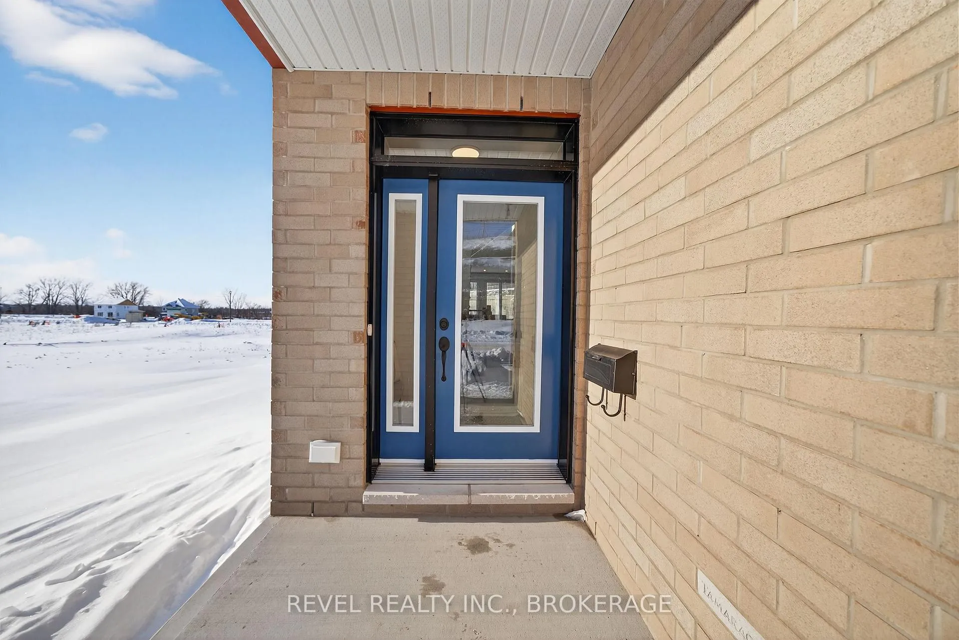 Photo 3 of 322 Dockside Drive, Kingston, Kingston East (Incl Barret Crt) — HOMEH