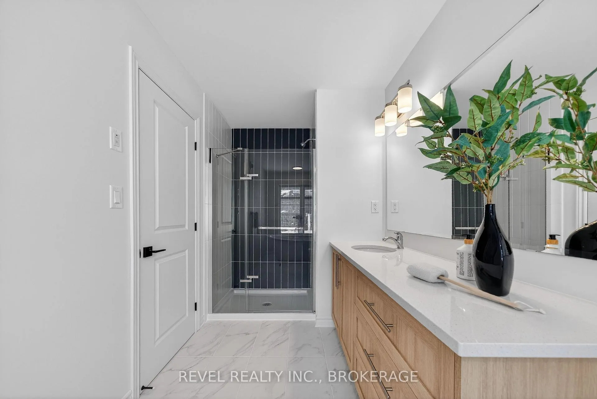 Photo 38 of 322 Dockside Drive, Kingston, Kingston East (Incl Barret Crt) — HOMEH