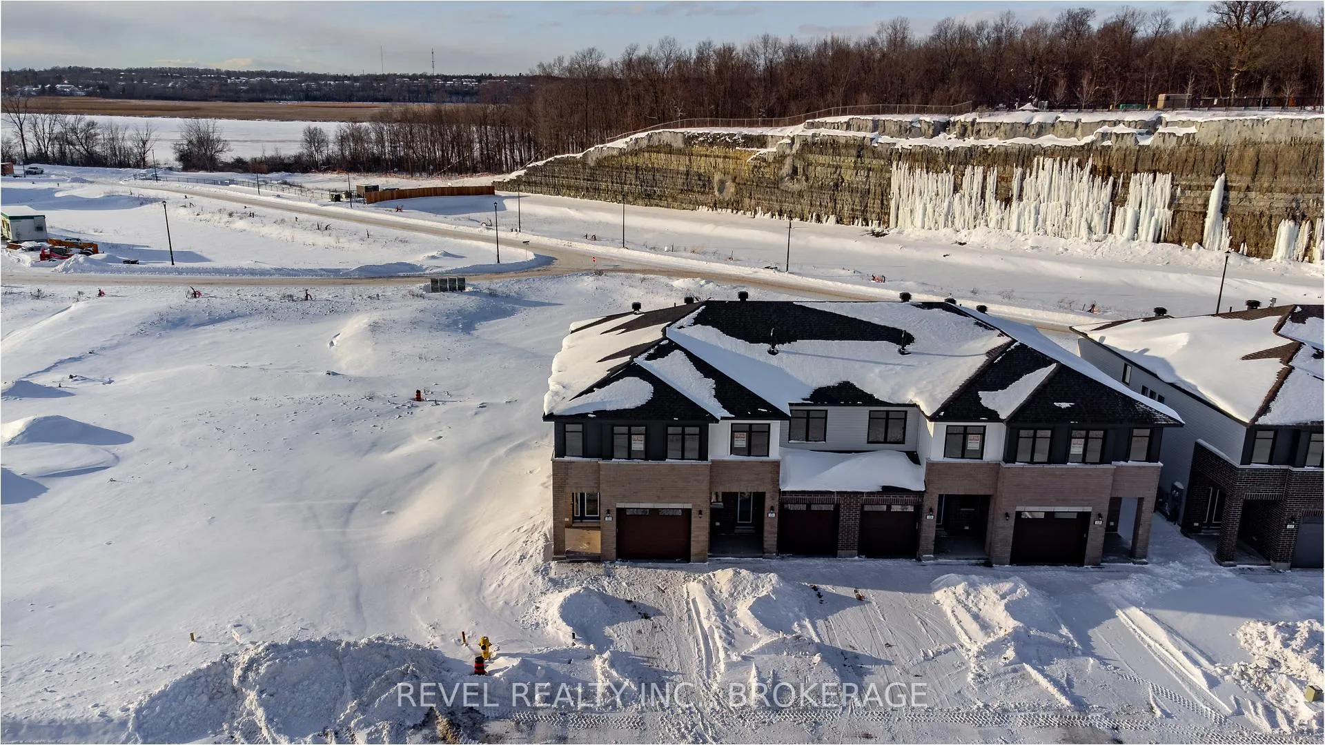 Photo 45 of 322 Dockside Drive, Kingston, Kingston East (Incl Barret Crt) — HOMEH