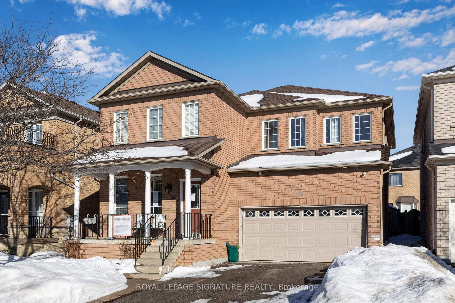 Photo 3 of 38 Scarlett Trail, Vaughan, Vellore Village — HOMEH