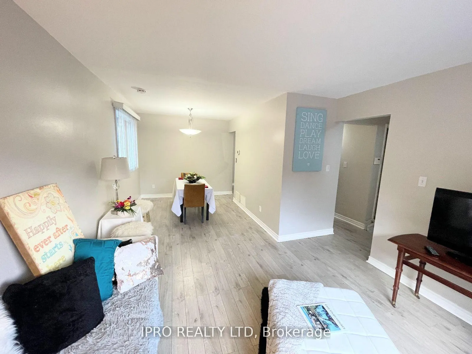 Photo 5 of 31 Carlton Road E, Barrie, Cundles East — HOMEH