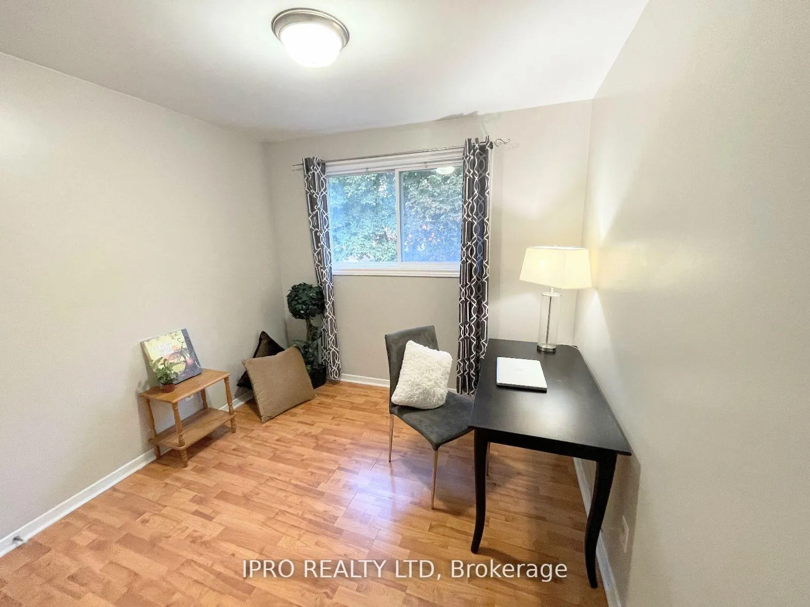 Photo 11 of 31 Carlton Road E, Barrie, Cundles East — HOMEH