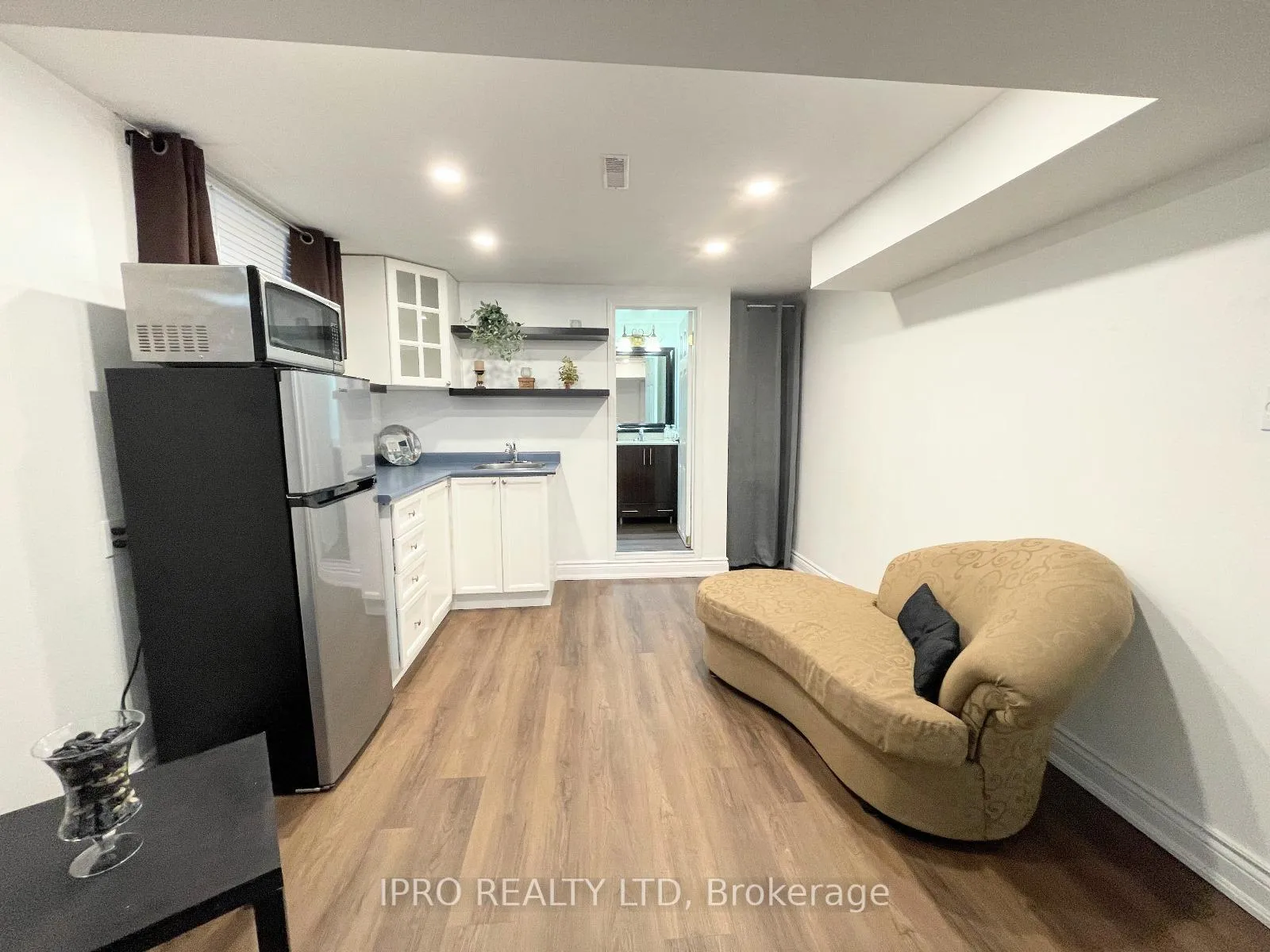 Photo 14 of 31 Carlton Road E, Barrie, Cundles East — HOMEH