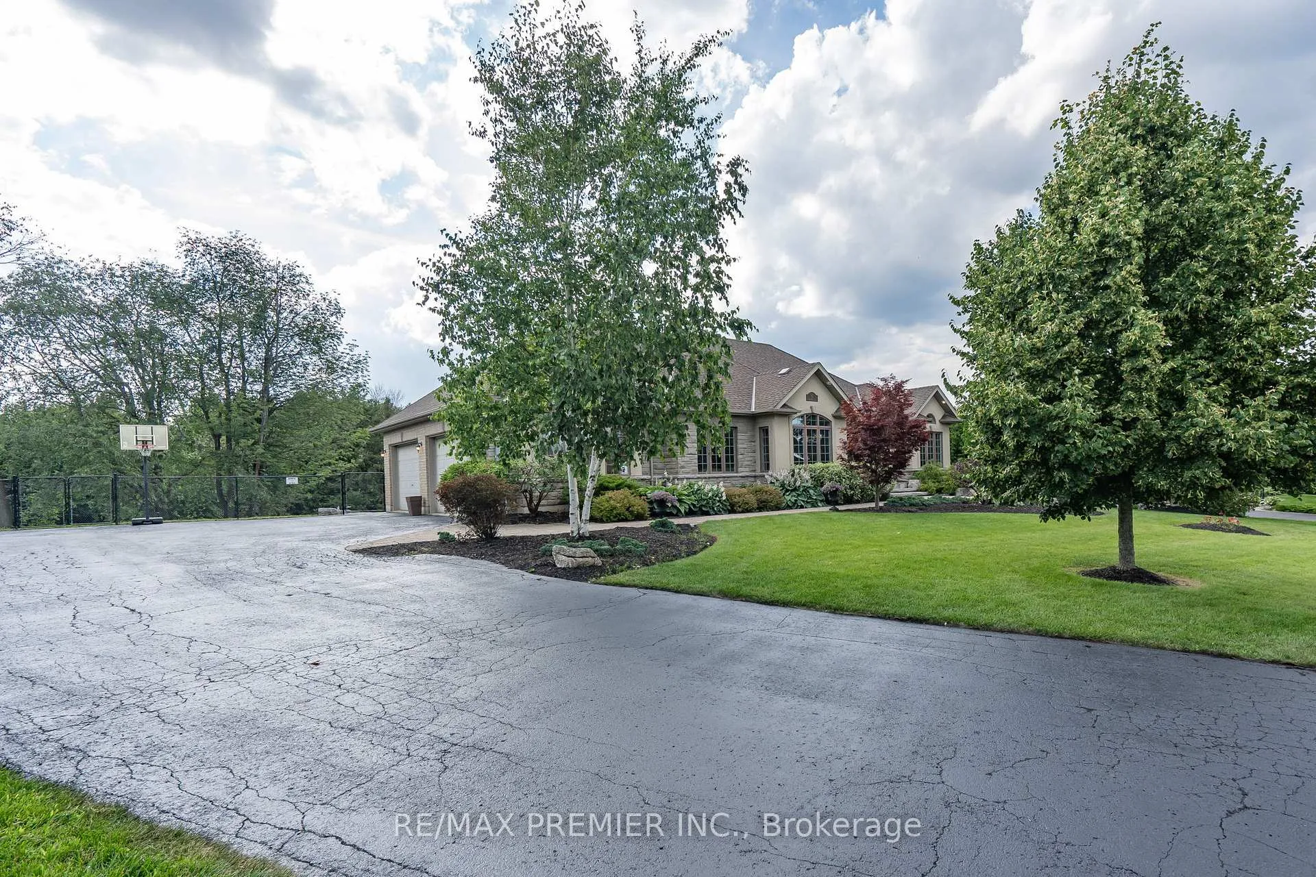Photo 4 of 34 Headwaters Lane, Mono, Rural Mono — HOMEH