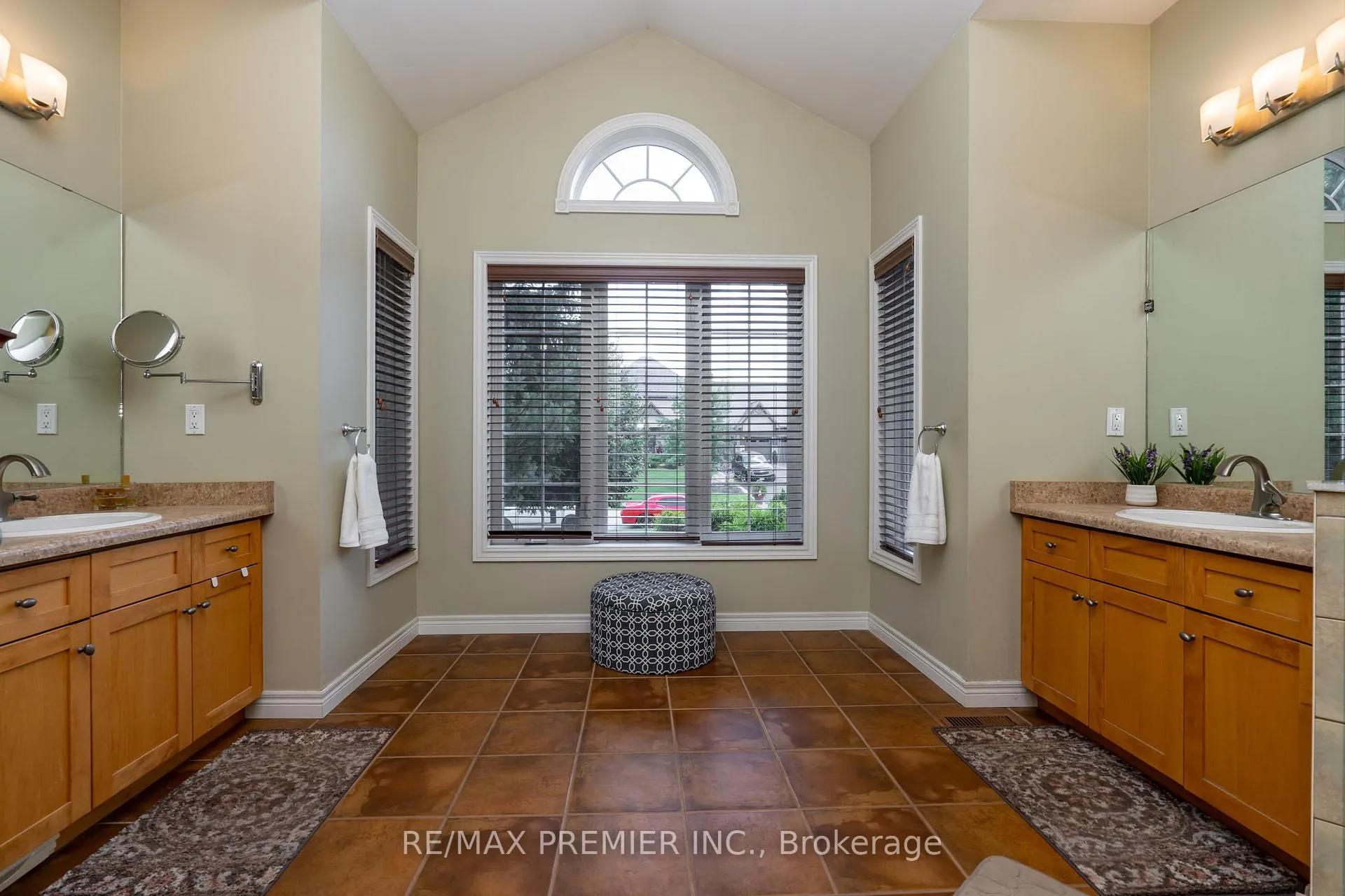 Photo 18 of 34 Headwaters Lane, Mono, Rural Mono — HOMEH