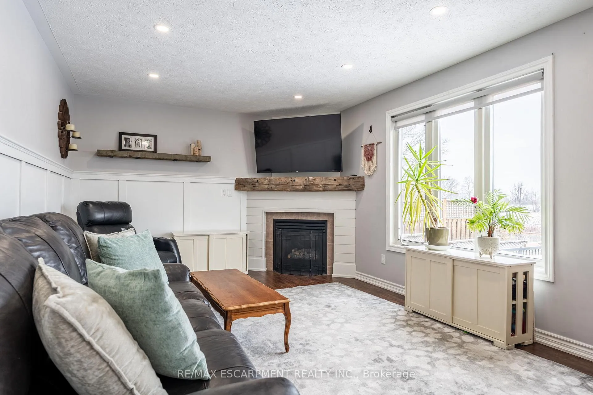 Photo 11 of 78 Celtic Drive, Haldimand — HOMEH