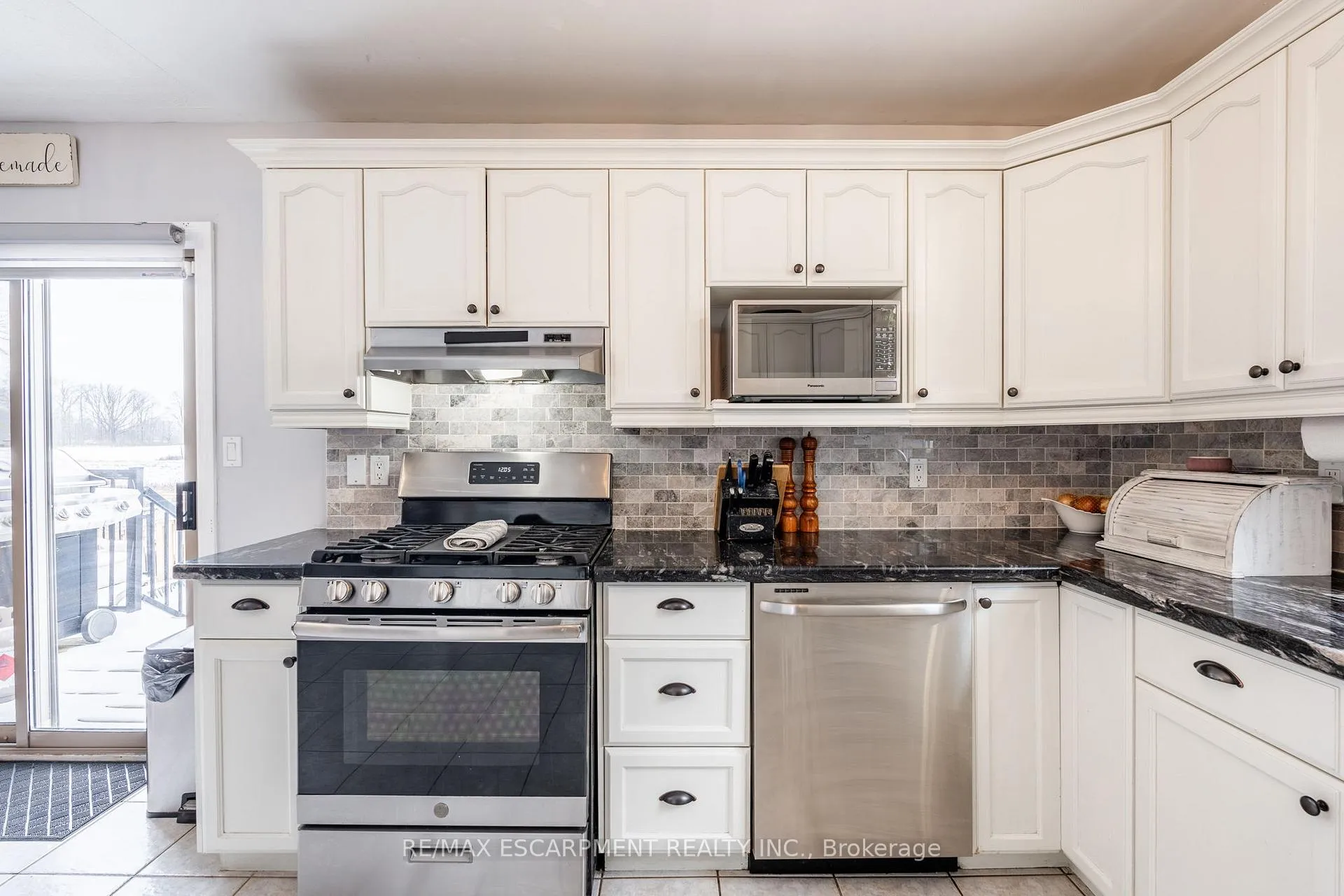 Photo 16 of 78 Celtic Drive, Haldimand — HOMEH