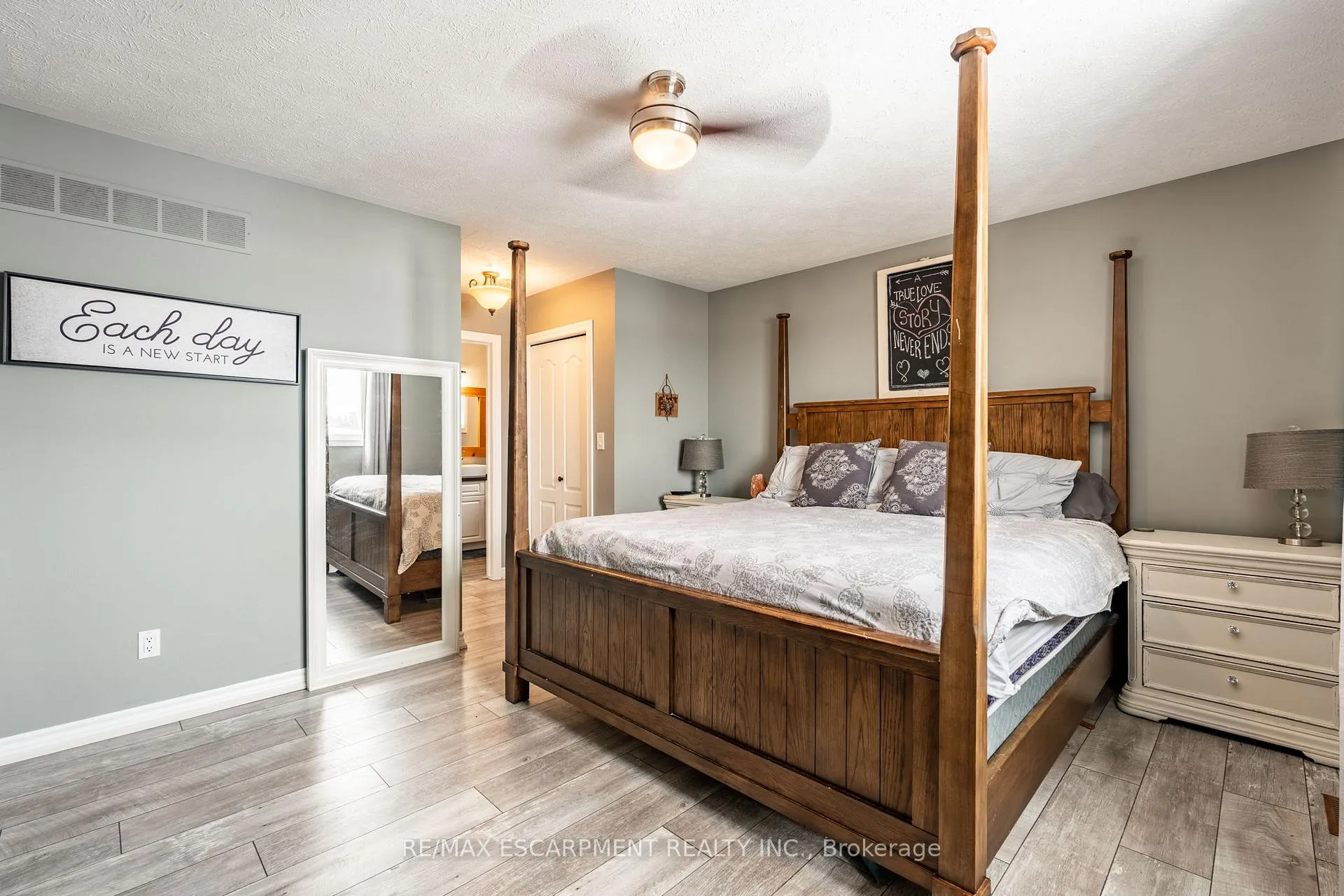Photo 20 of 78 Celtic Drive, Haldimand — HOMEH