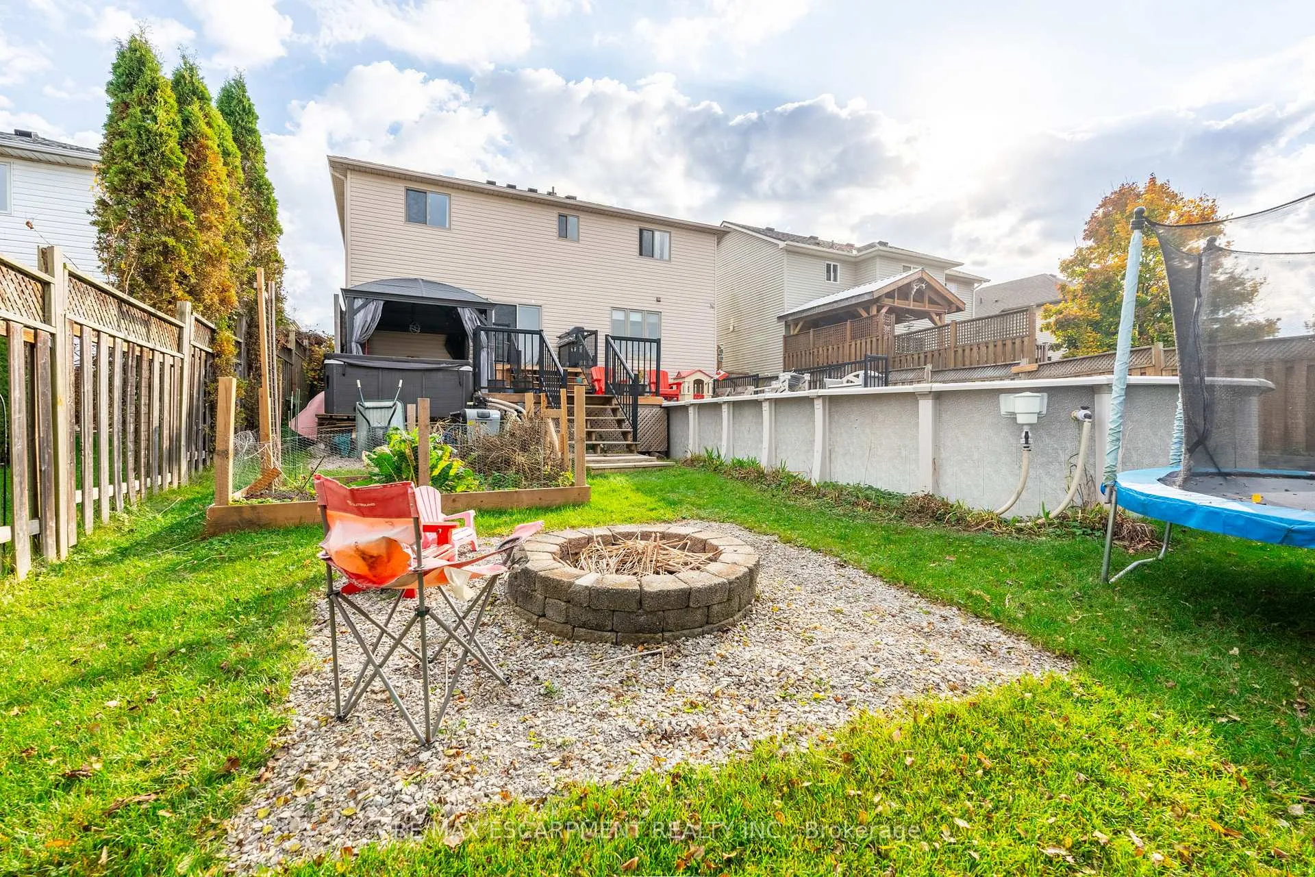 Photo 37 of 78 Celtic Drive, Haldimand — HOMEH