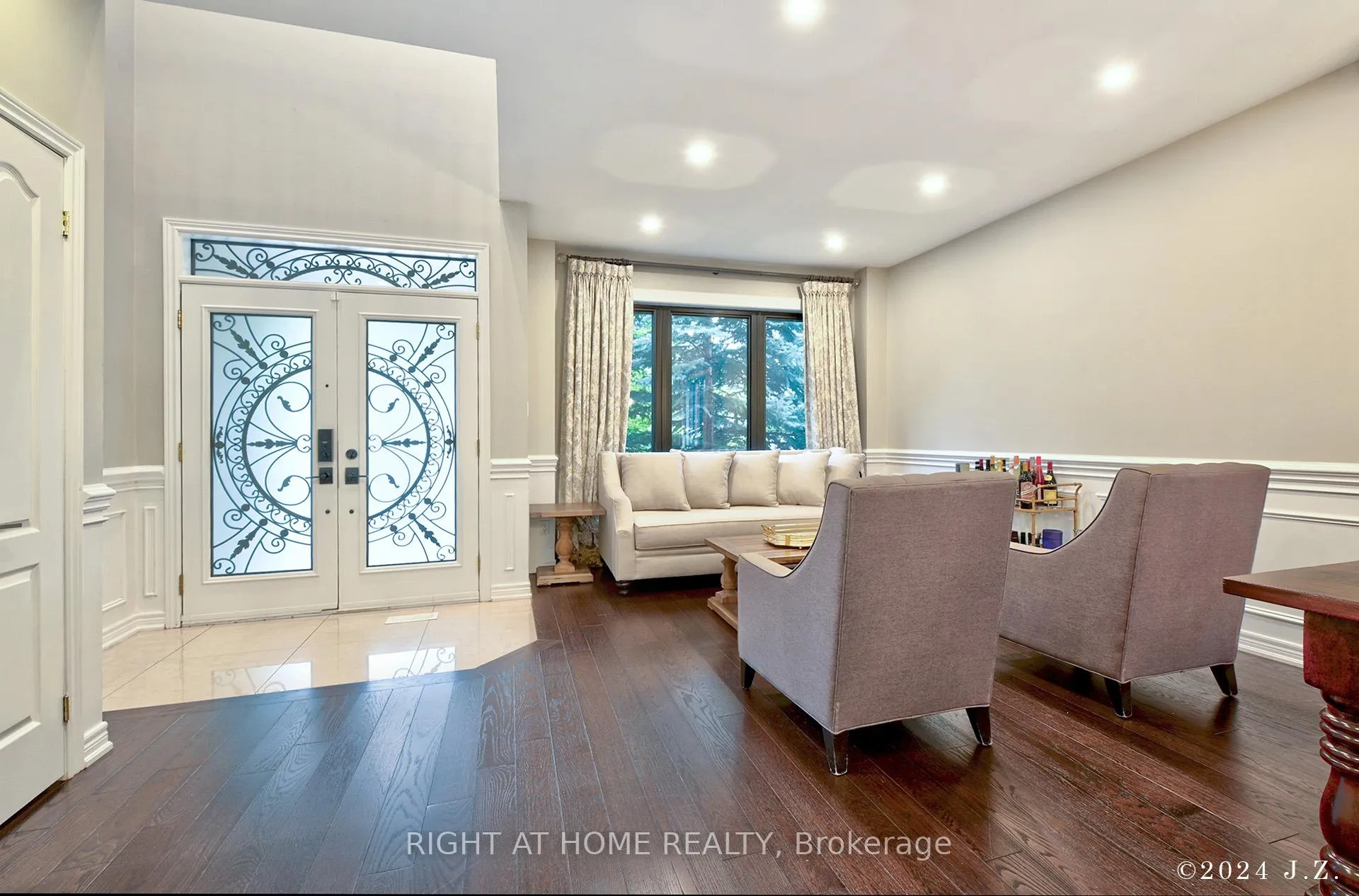 Photo 3 of 19 Cabernet Road, Vaughan, Patterson — HOMEH