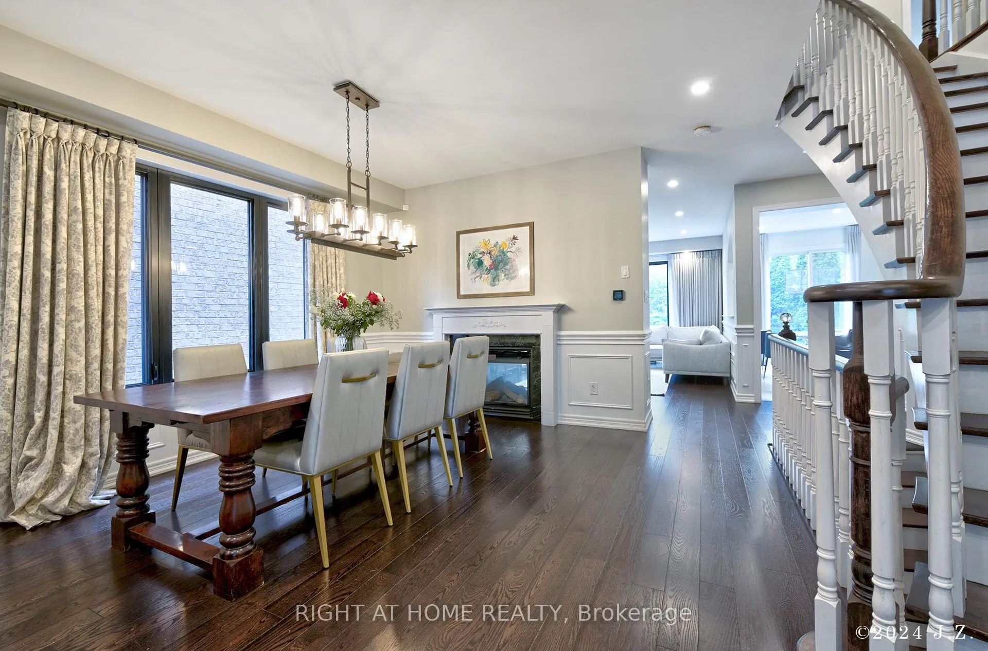 Photo 6 of 19 Cabernet Road, Vaughan, Patterson — HOMEH