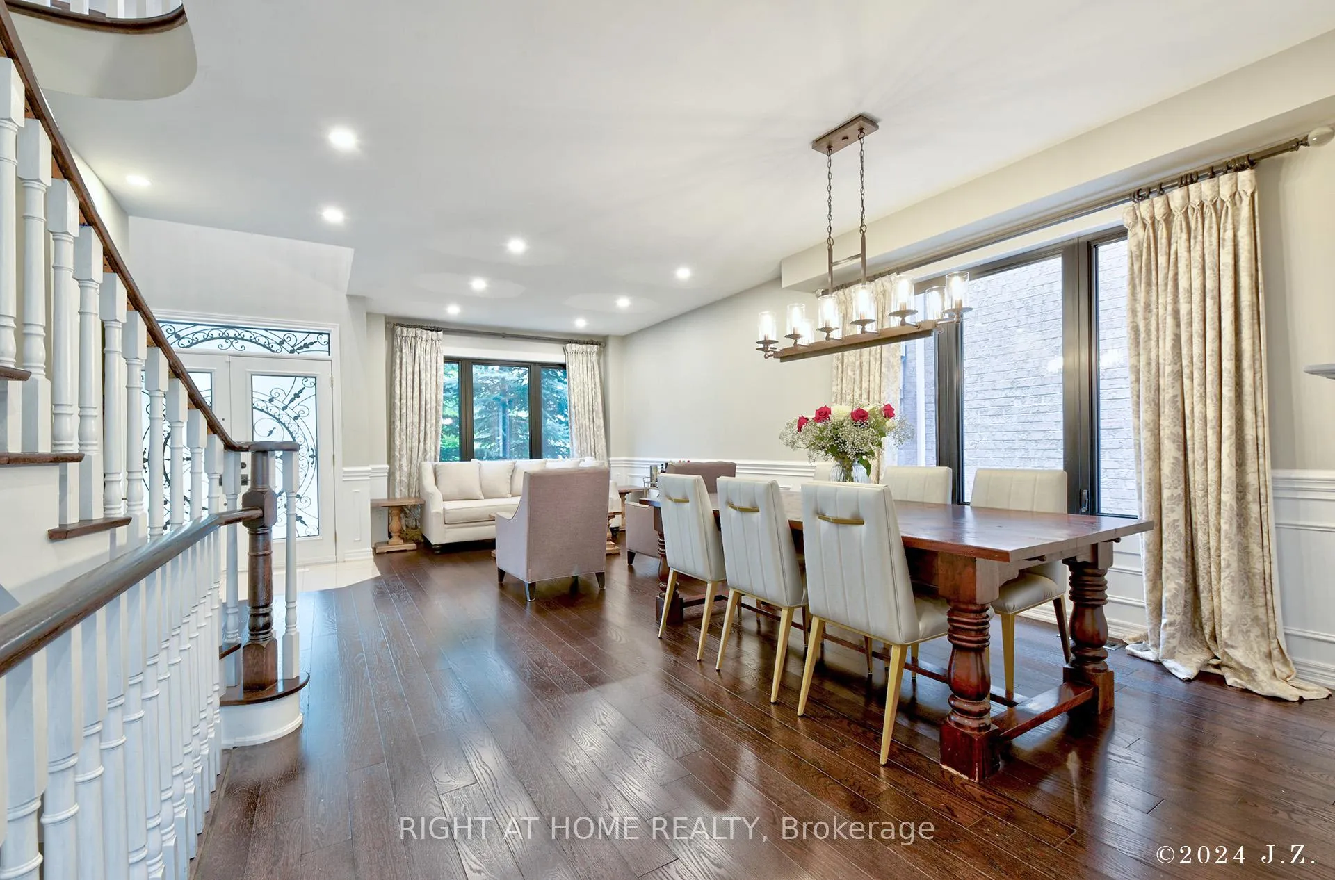 Photo 7 of 19 Cabernet Road, Vaughan, Patterson — HOMEH