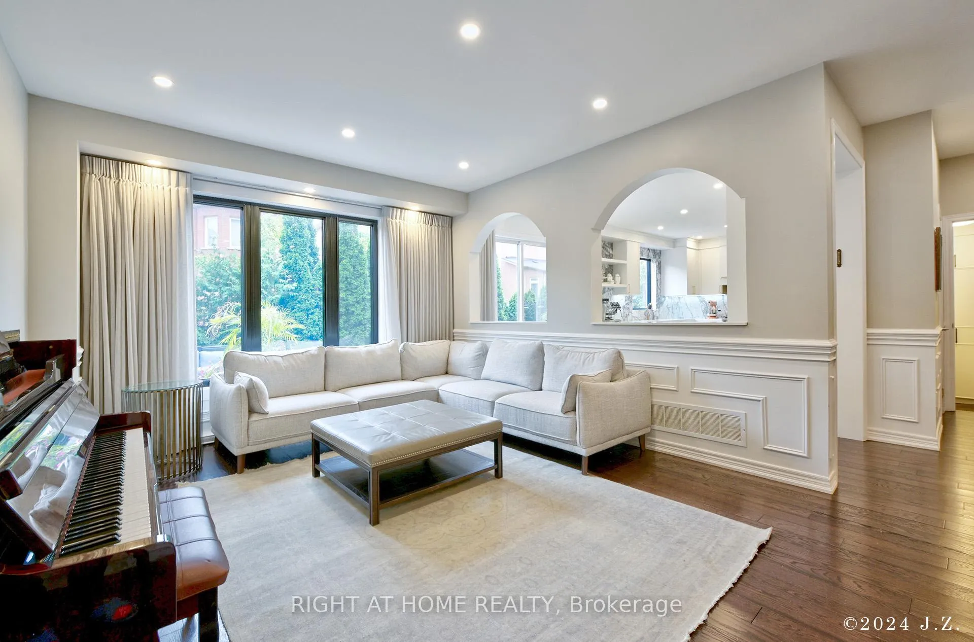 Photo 8 of 19 Cabernet Road, Vaughan, Patterson — HOMEH
