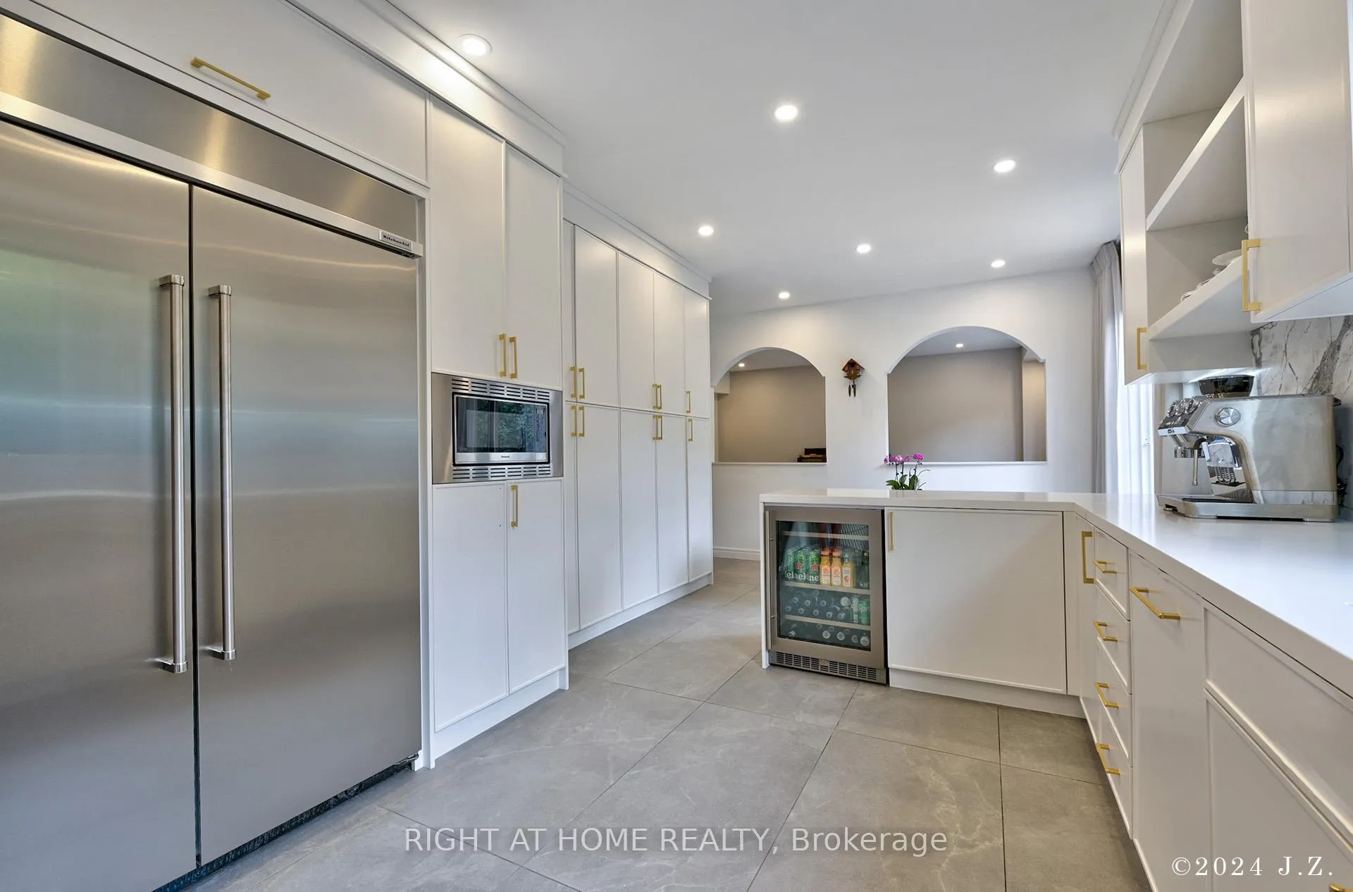 Photo 15 of 19 Cabernet Road, Vaughan, Patterson — HOMEH