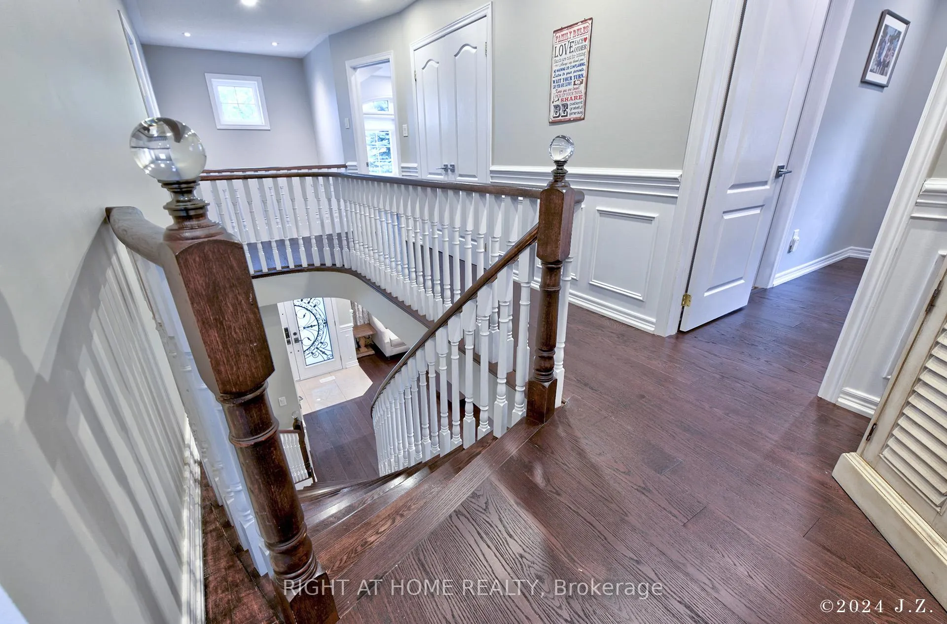 Photo 17 of 19 Cabernet Road, Vaughan, Patterson — HOMEH