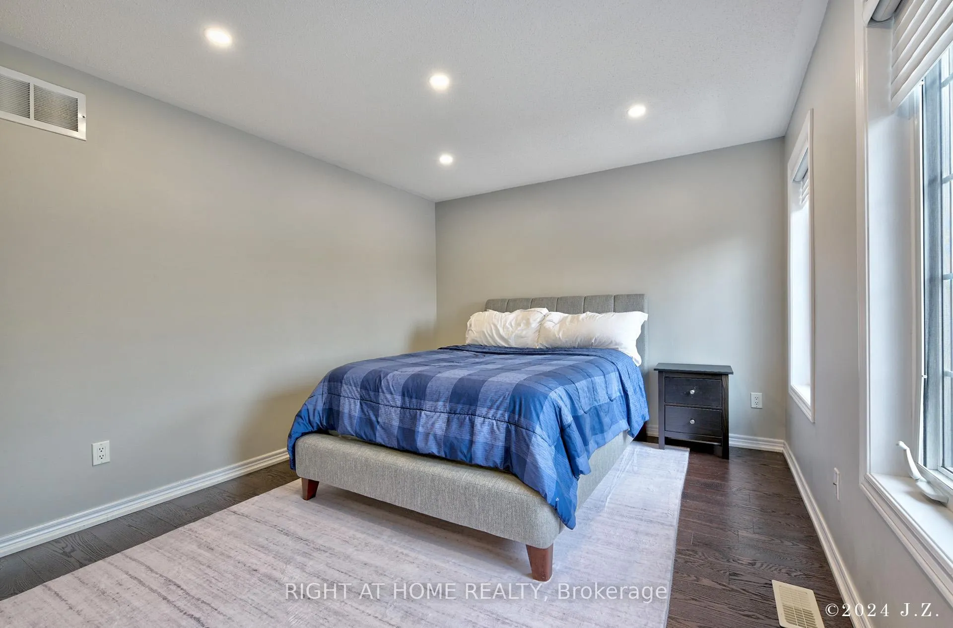 Photo 22 of 19 Cabernet Road, Vaughan, Patterson — HOMEH