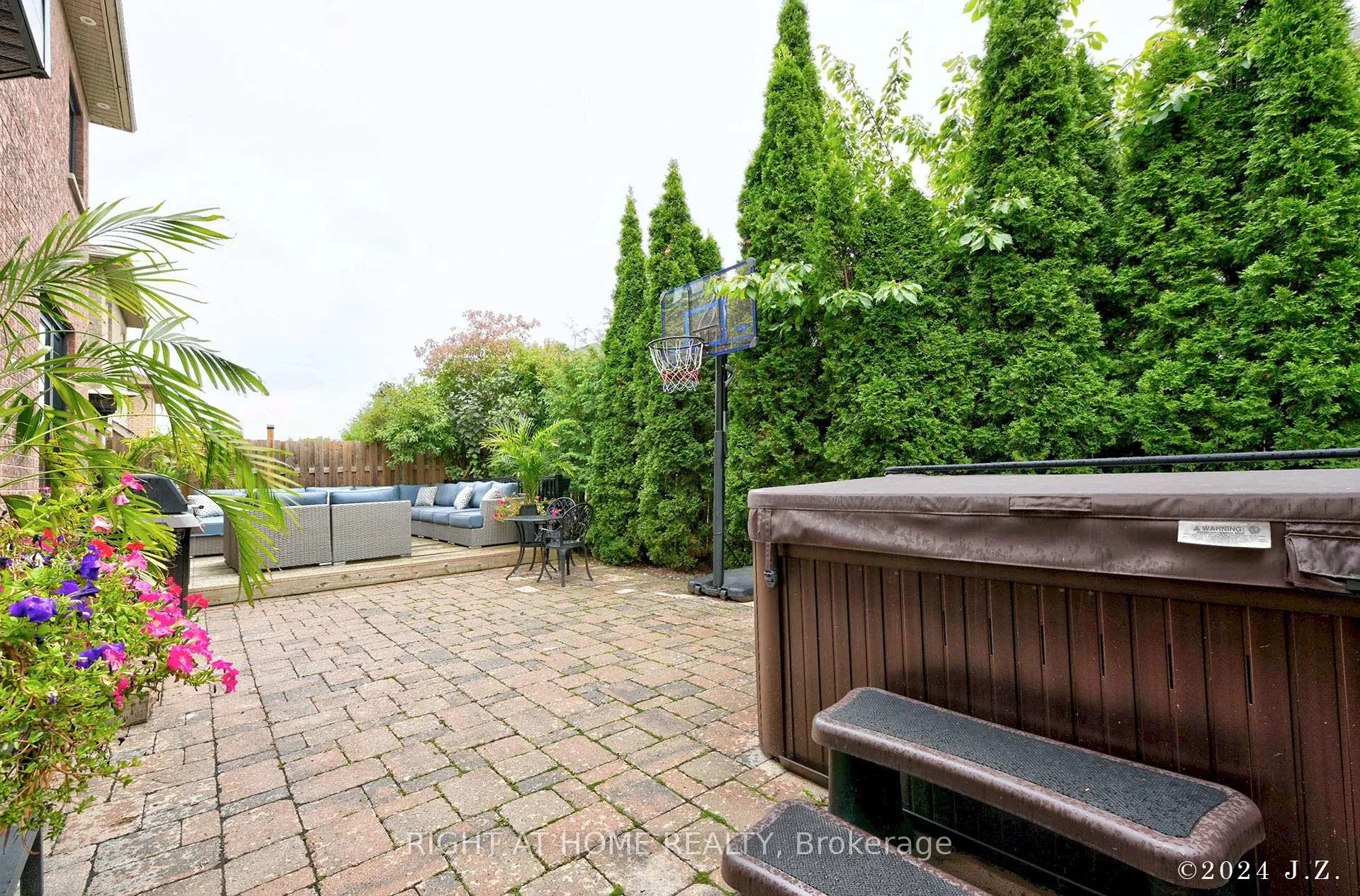 Photo 32 of 19 Cabernet Road, Vaughan, Patterson — HOMEH