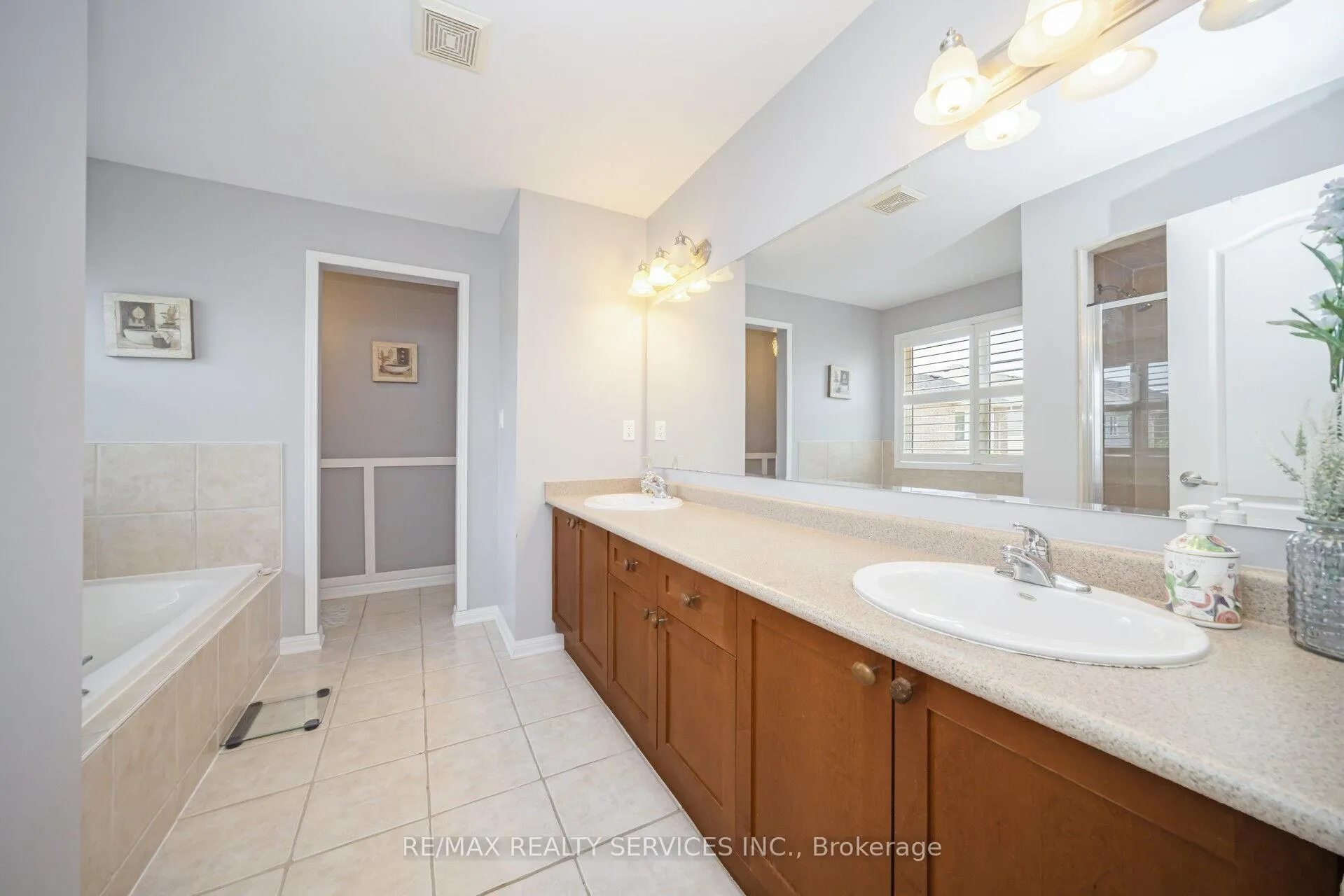 Photo 22 of 472 Tonelli Lane, Milton, Harrison — HOMEH