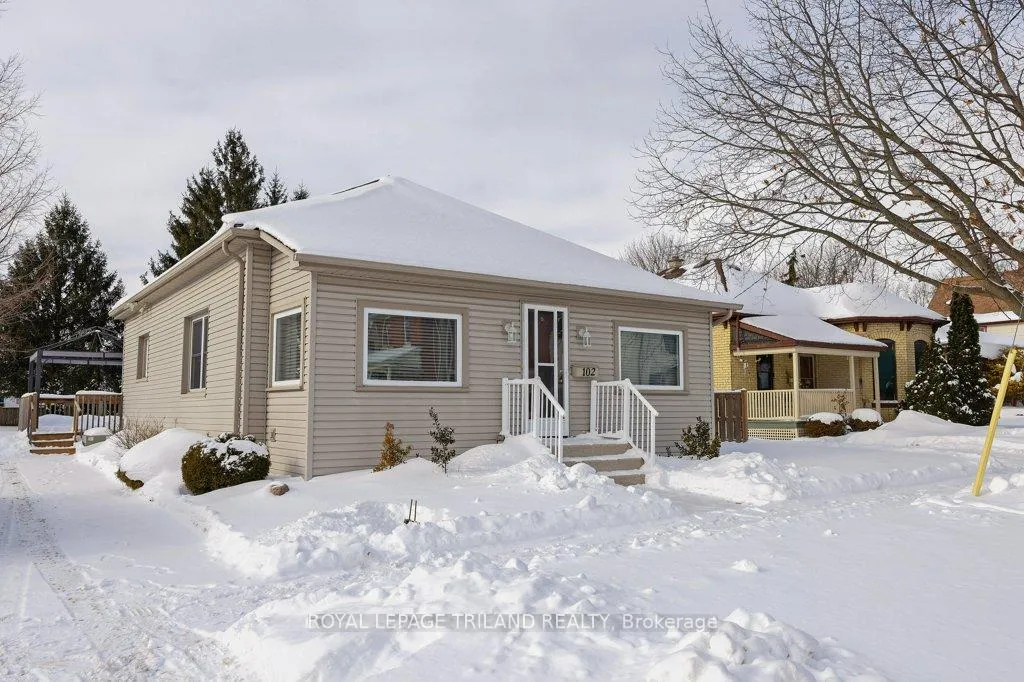 Photo 3 of 102 Alma Street, St. Thomas — HOMEH