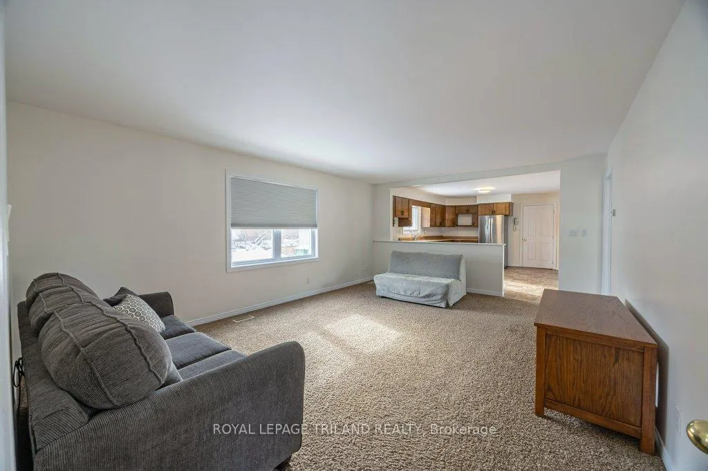 Photo 7 of 102 Alma Street, St. Thomas — HOMEH