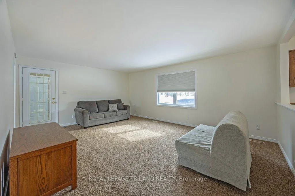 Photo 8 of 102 Alma Street, St. Thomas — HOMEH