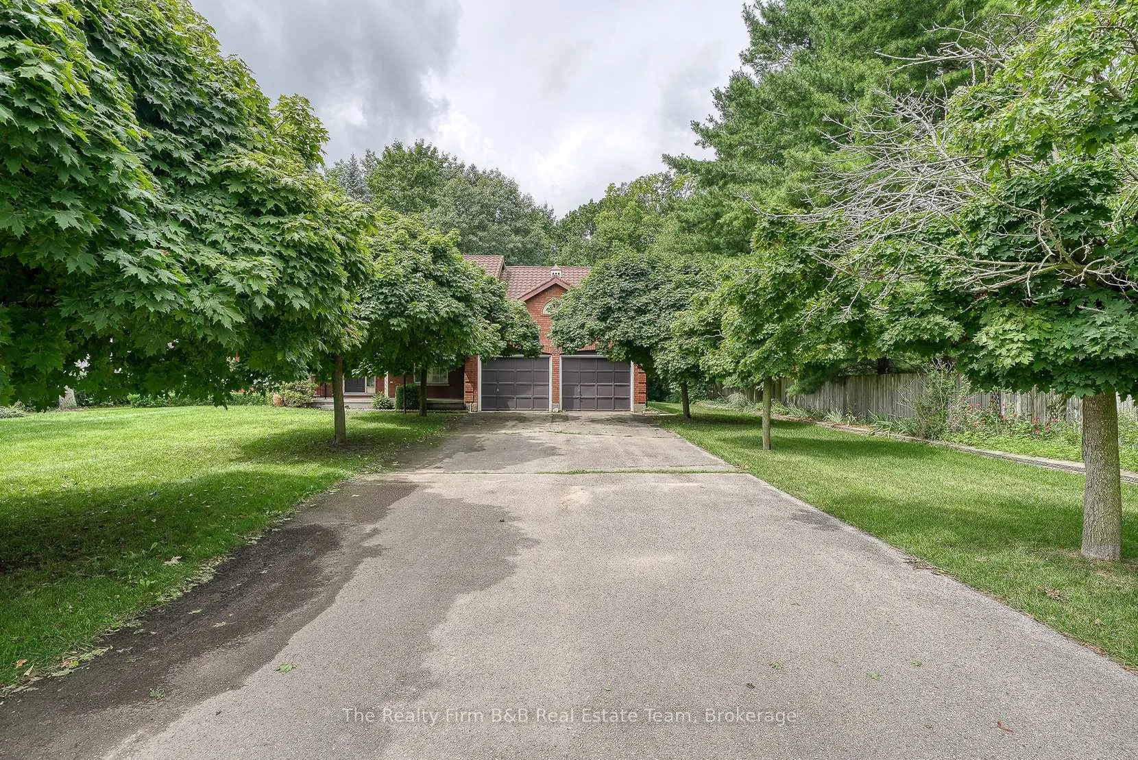 Photo 3 of 45 Pondview Court, Thames Centre, Dorchester — HOMEH