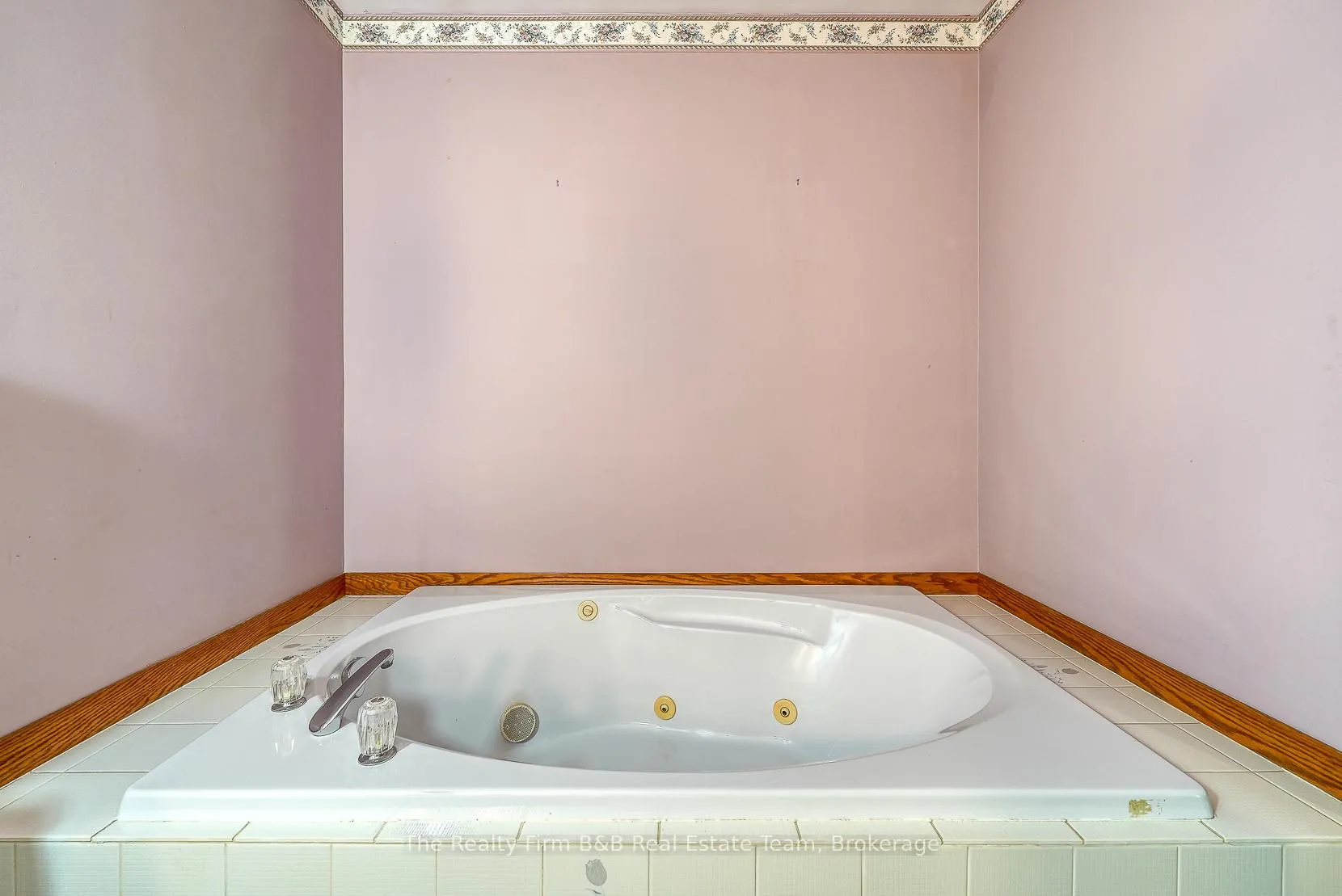 Photo 24 of 45 Pondview Court, Thames Centre, Dorchester — HOMEH