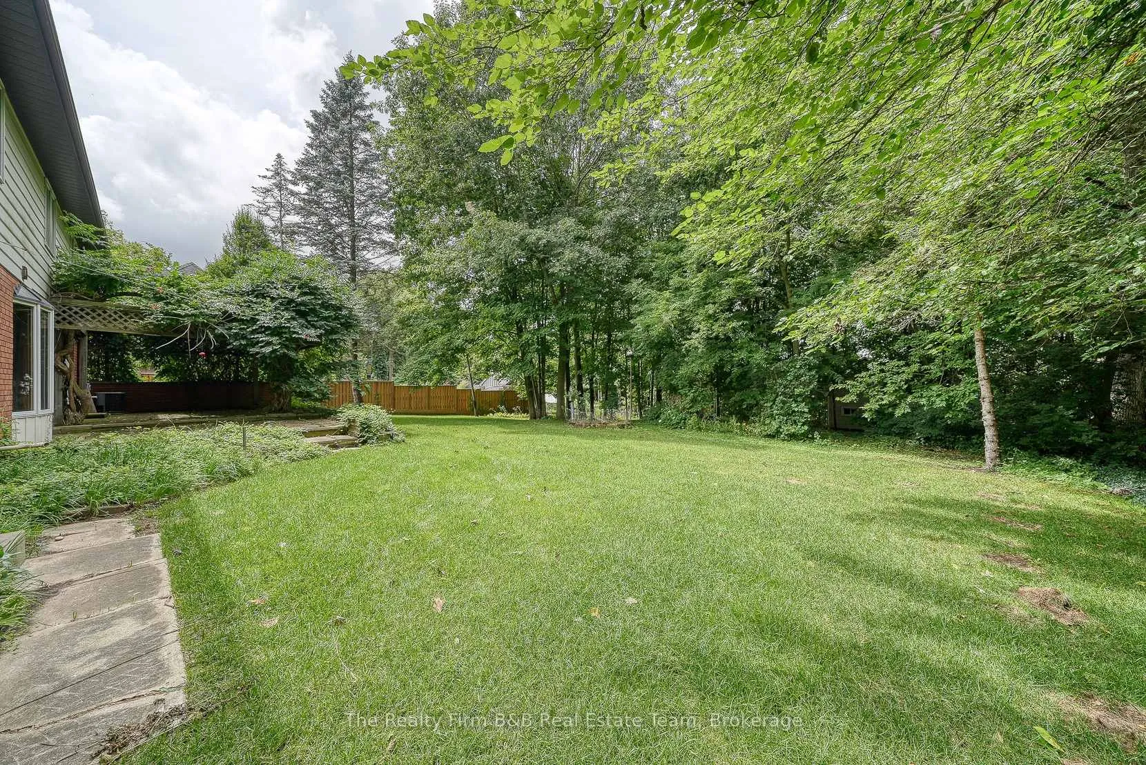 Photo 40 of 45 Pondview Court, Thames Centre, Dorchester — HOMEH