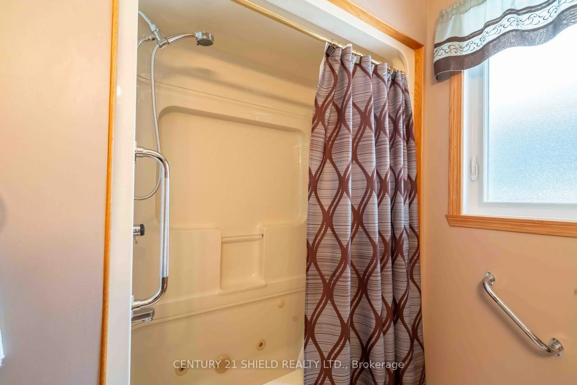 Photo 24 of 1921 Concorde Avenue, Cornwall — HOMEH