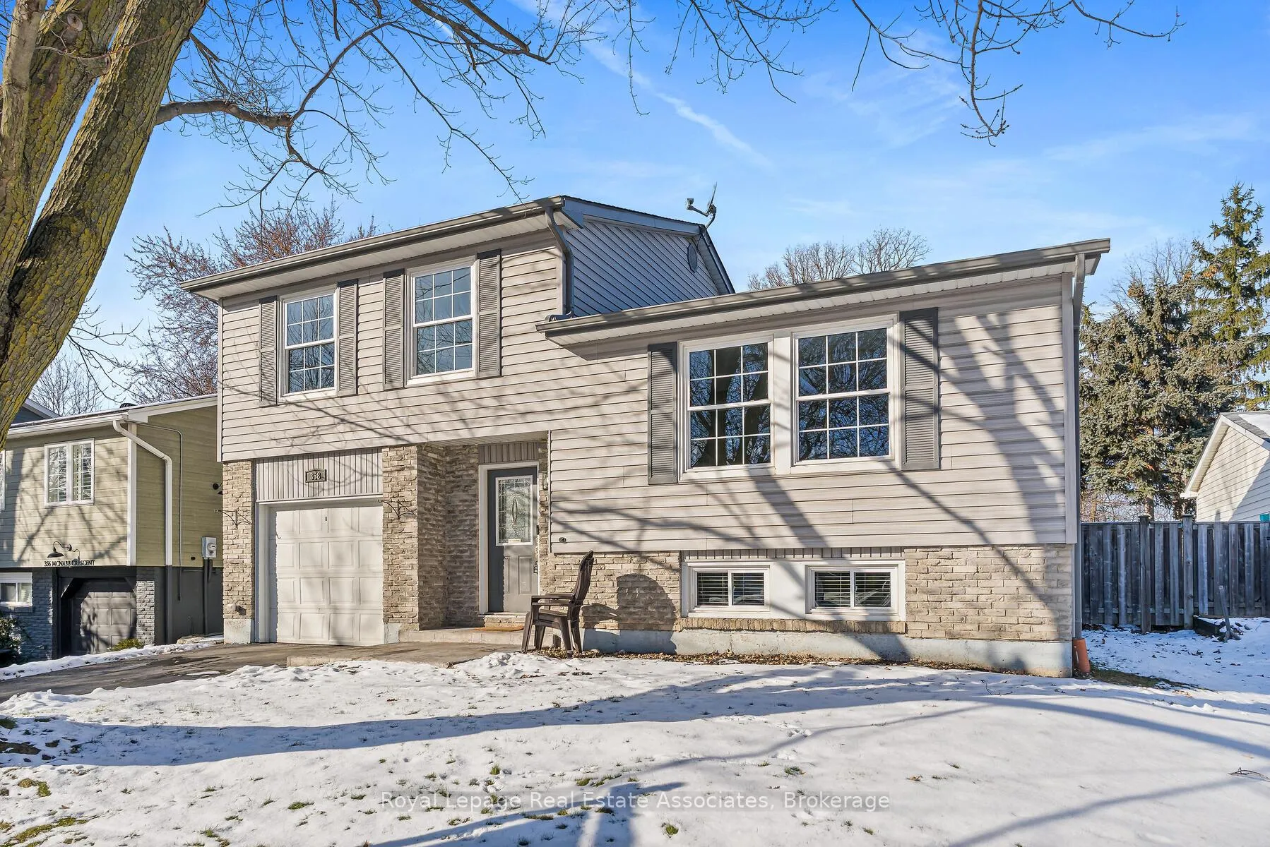Photo 2 of 358 Mcnabb Crescent, Milton, Dorset Park — HOMEH