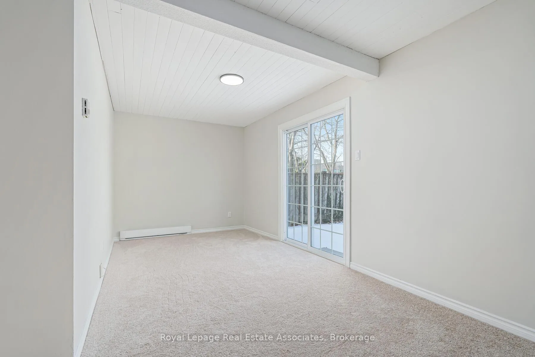 Photo 6 of 358 Mcnabb Crescent, Milton, Dorset Park — HOMEH