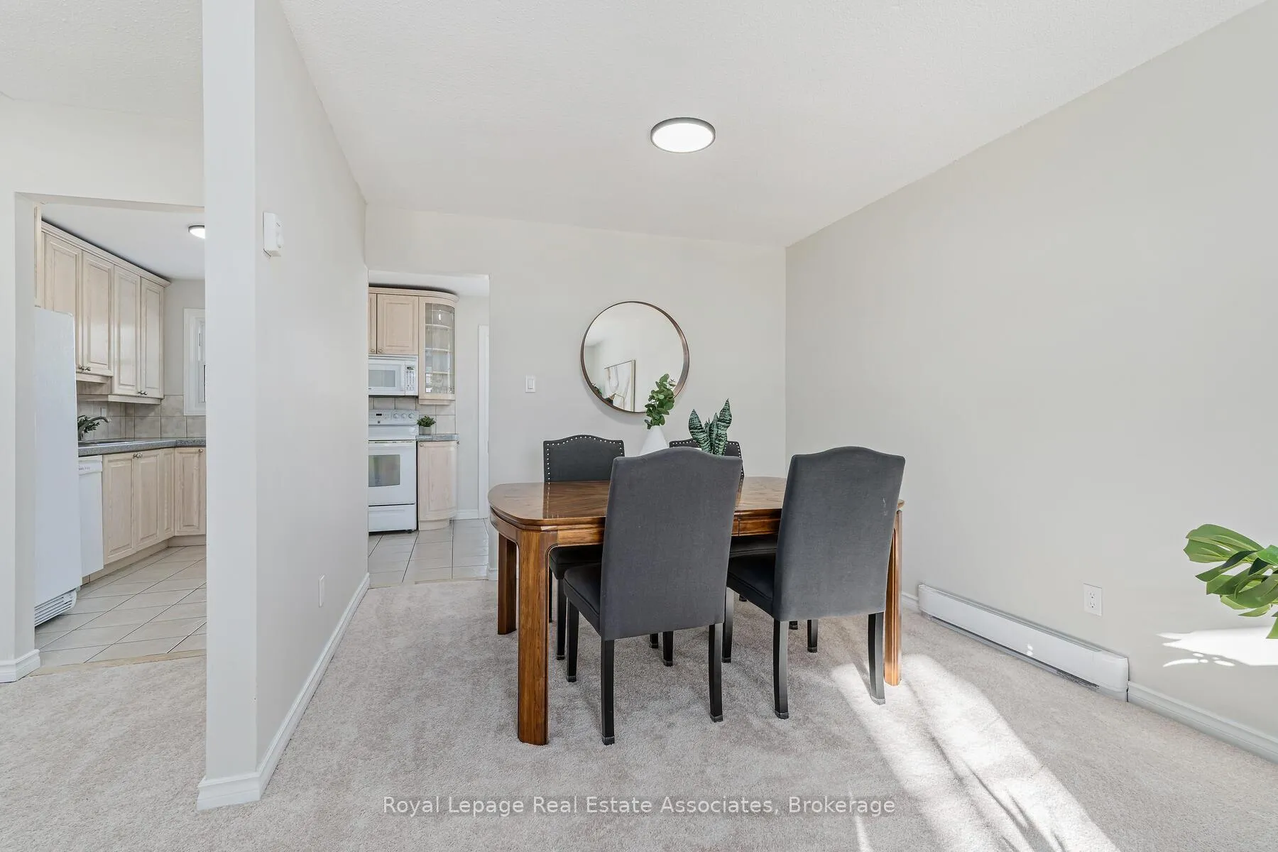 Photo 13 of 358 Mcnabb Crescent, Milton, Dorset Park — HOMEH