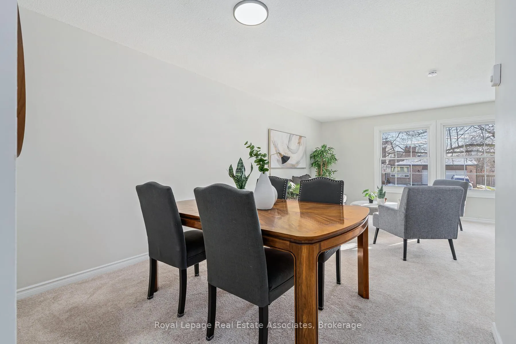 Photo 14 of 358 Mcnabb Crescent, Milton, Dorset Park — HOMEH