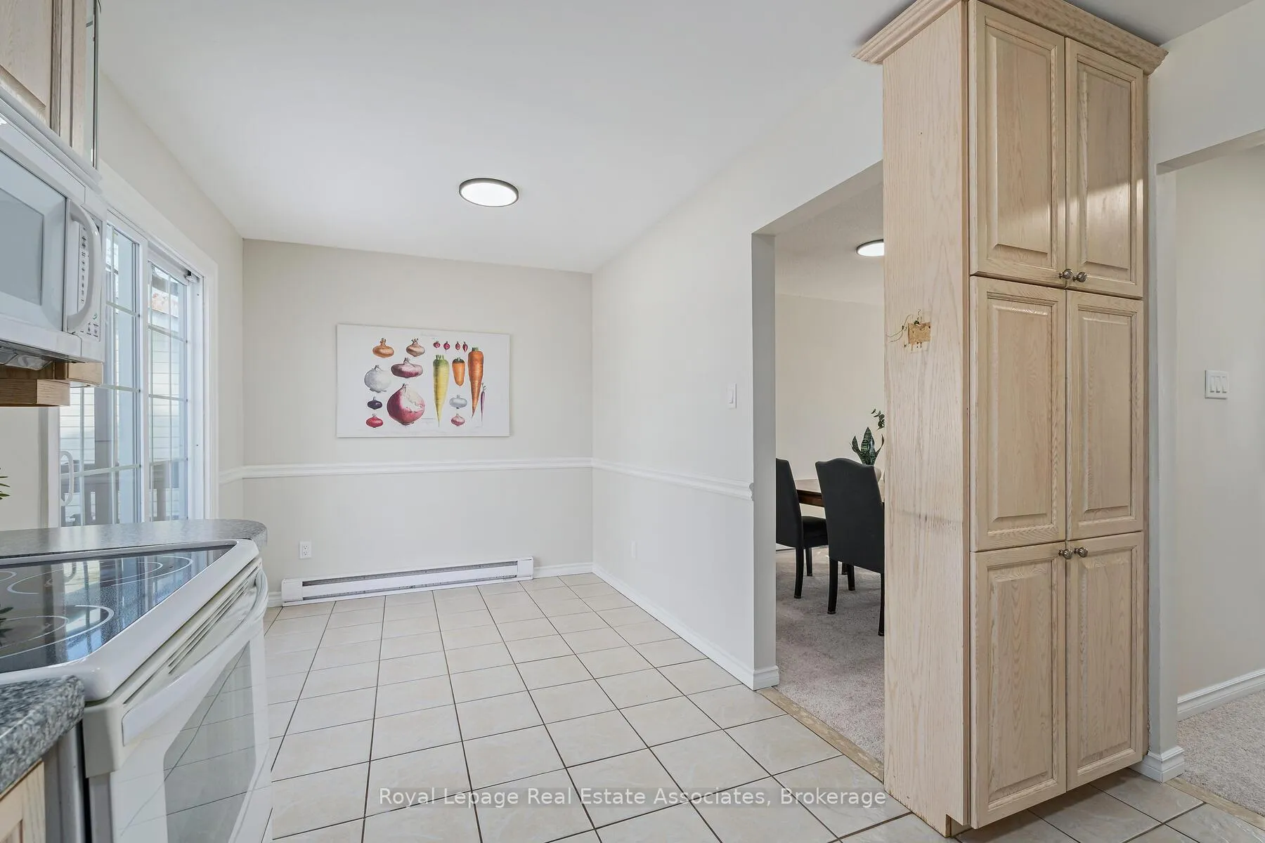 Photo 17 of 358 Mcnabb Crescent, Milton, Dorset Park — HOMEH