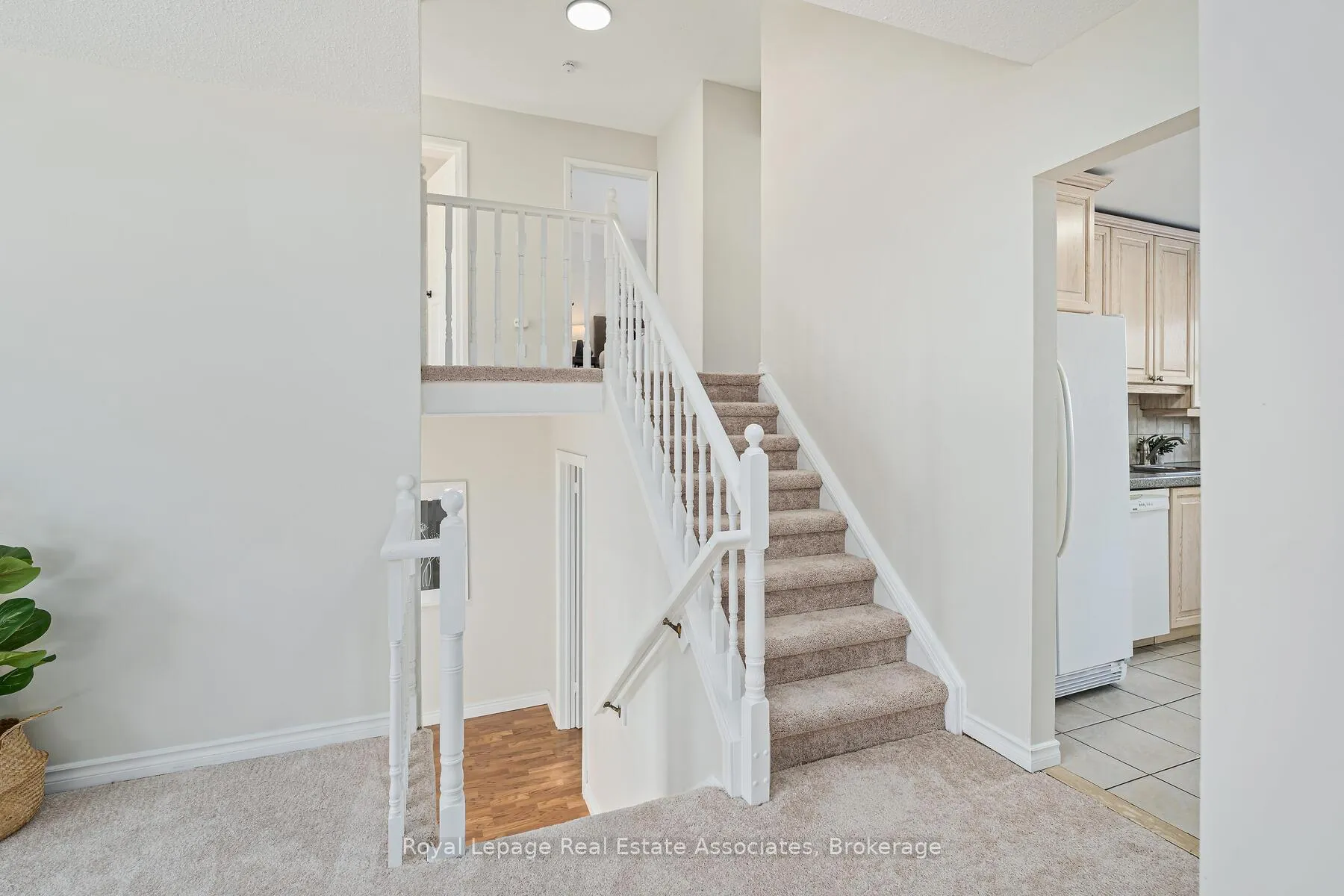 Photo 20 of 358 Mcnabb Crescent, Milton, Dorset Park — HOMEH