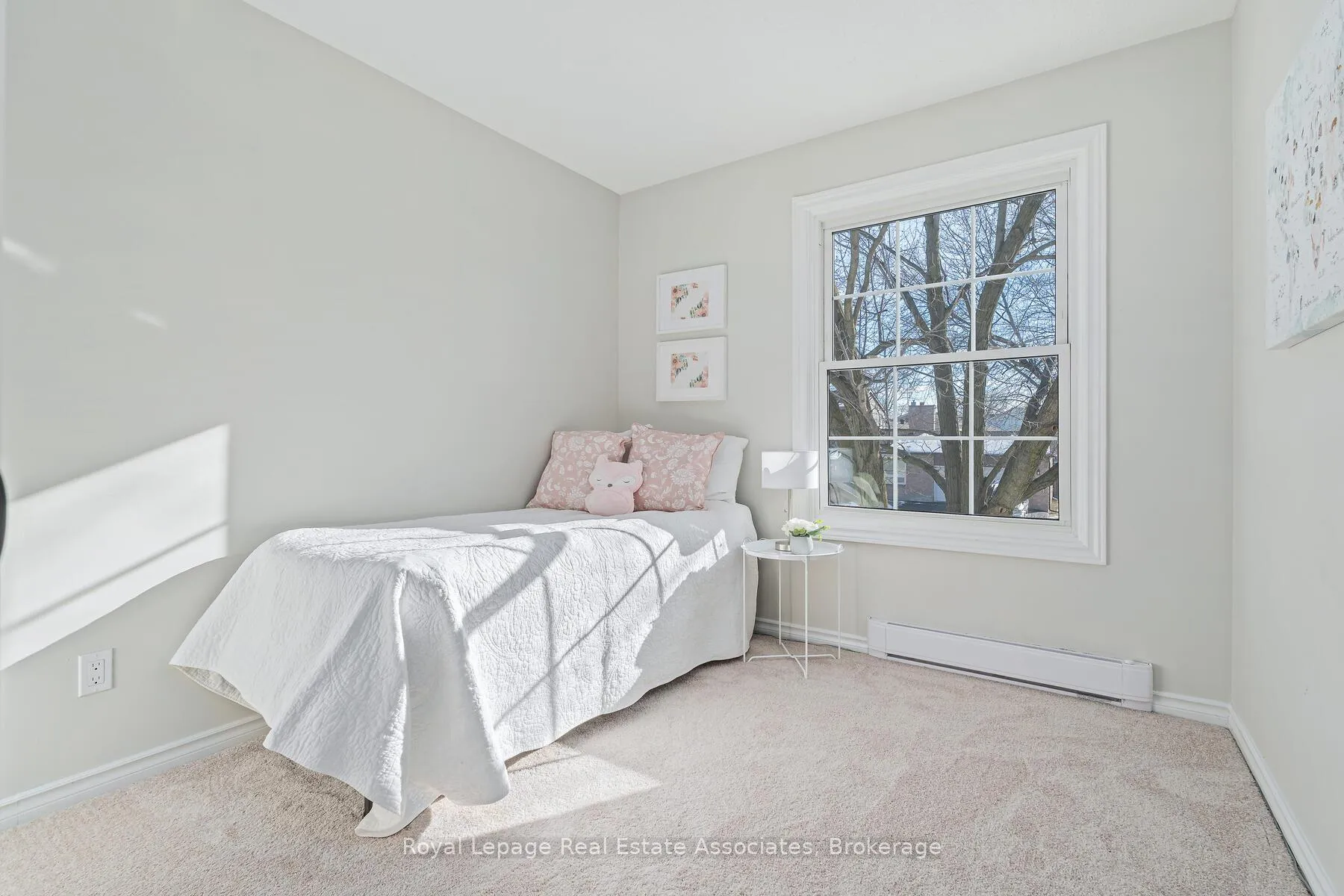 Photo 25 of 358 Mcnabb Crescent, Milton, Dorset Park — HOMEH