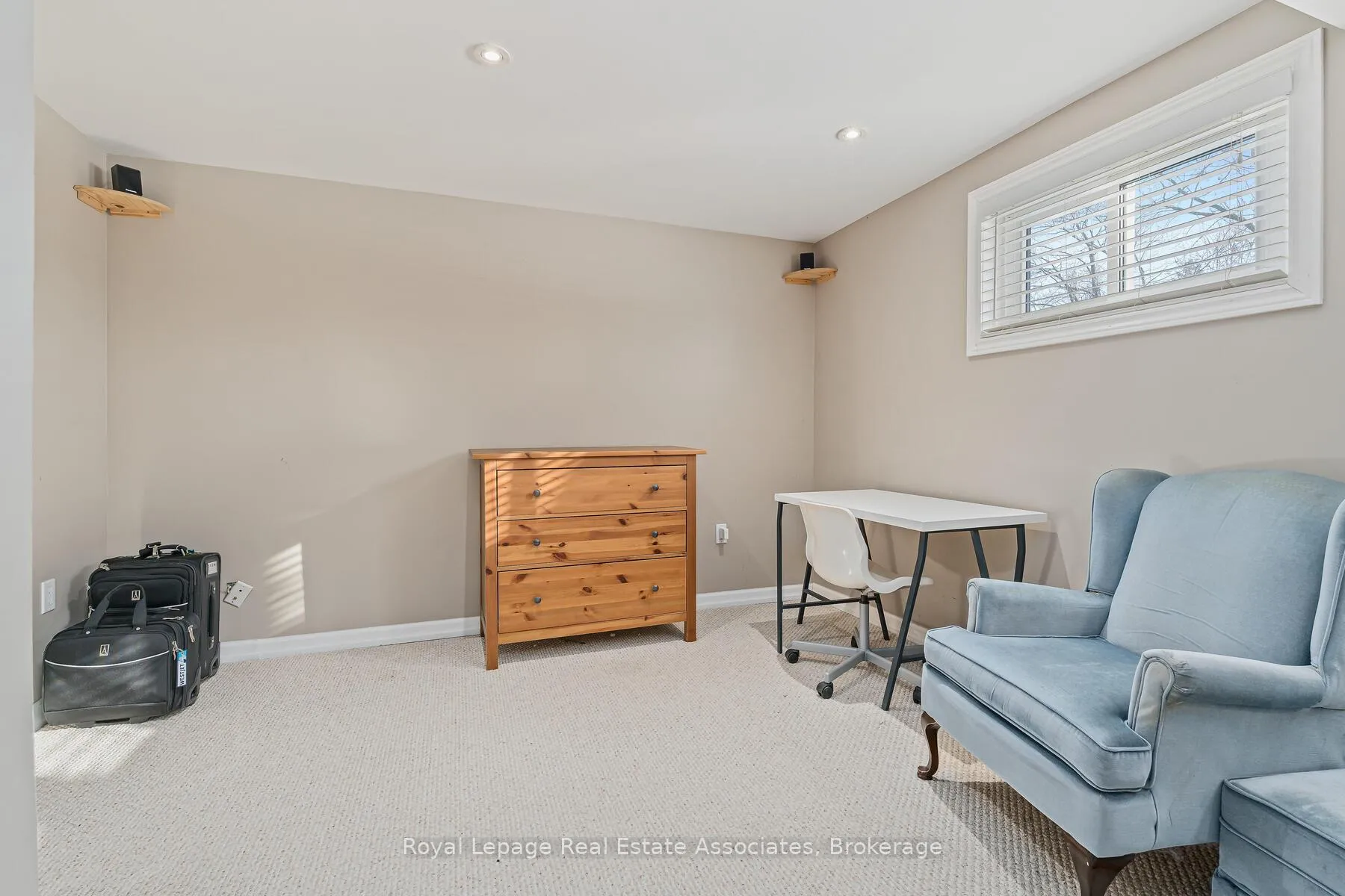 Photo 28 of 358 Mcnabb Crescent, Milton, Dorset Park — HOMEH