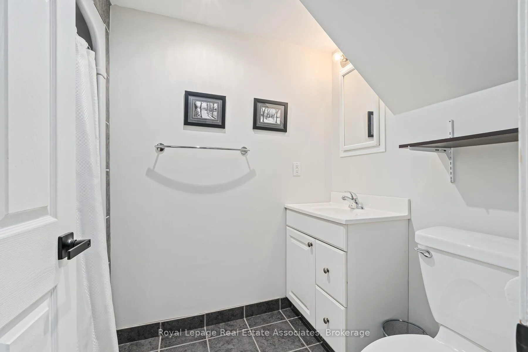 Photo 29 of 358 Mcnabb Crescent, Milton, Dorset Park — HOMEH