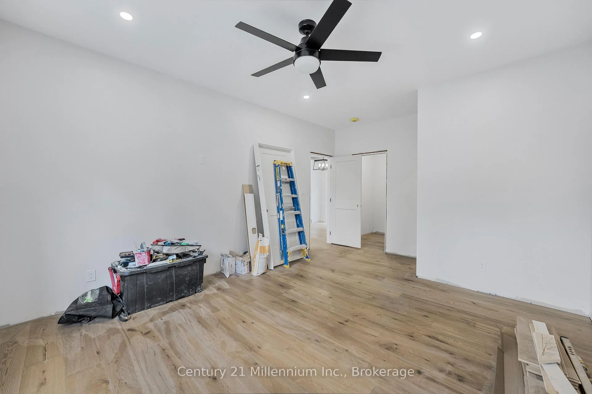 Photo 10 of 41 Fernanne Drive, Tiny, Rural Tiny — HOMEH