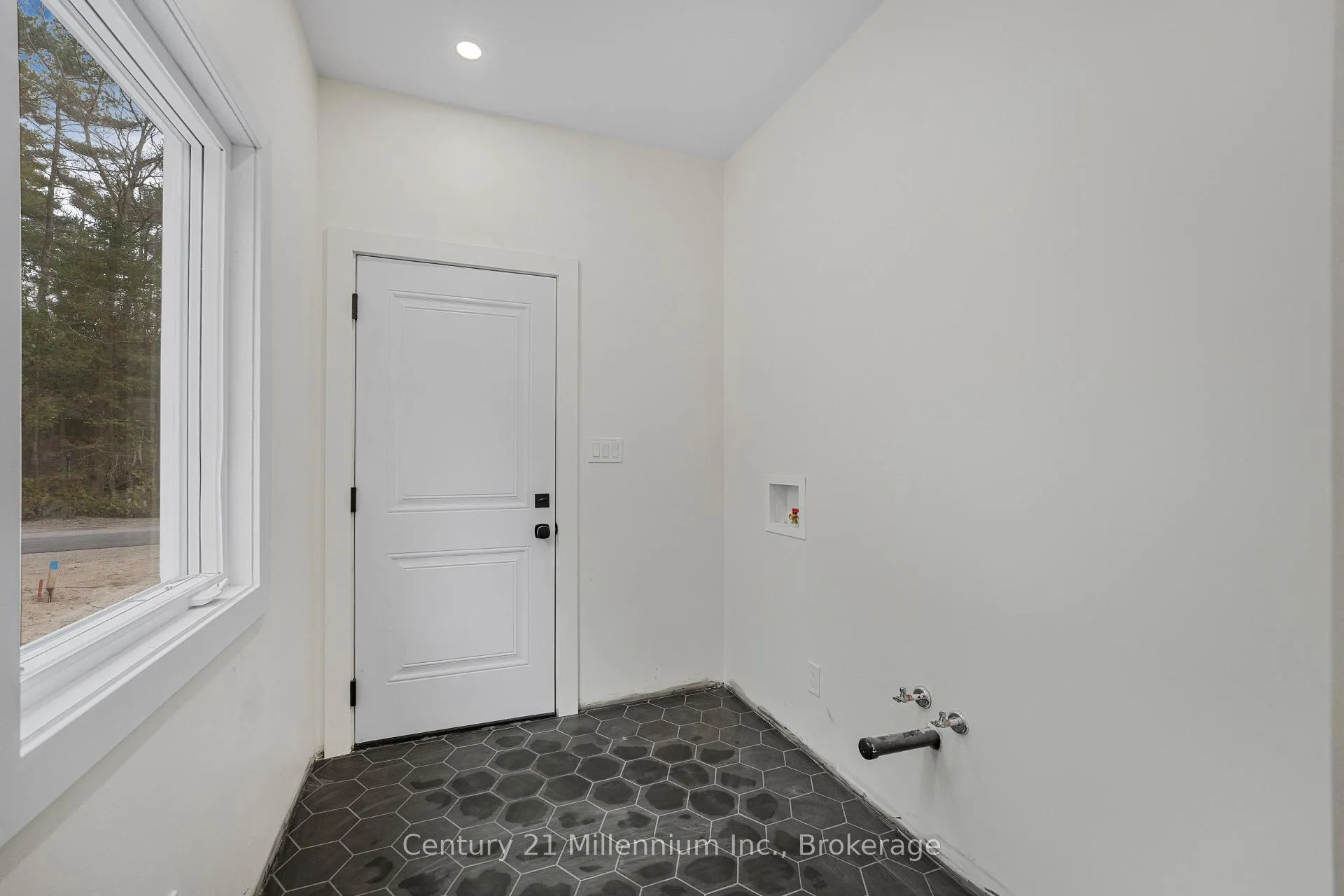 Photo 14 of 41 Fernanne Drive, Tiny, Rural Tiny — HOMEH