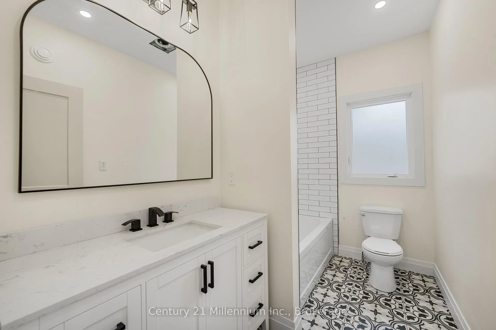 Photo 15 of 41 Fernanne Drive, Tiny, Rural Tiny — HOMEH