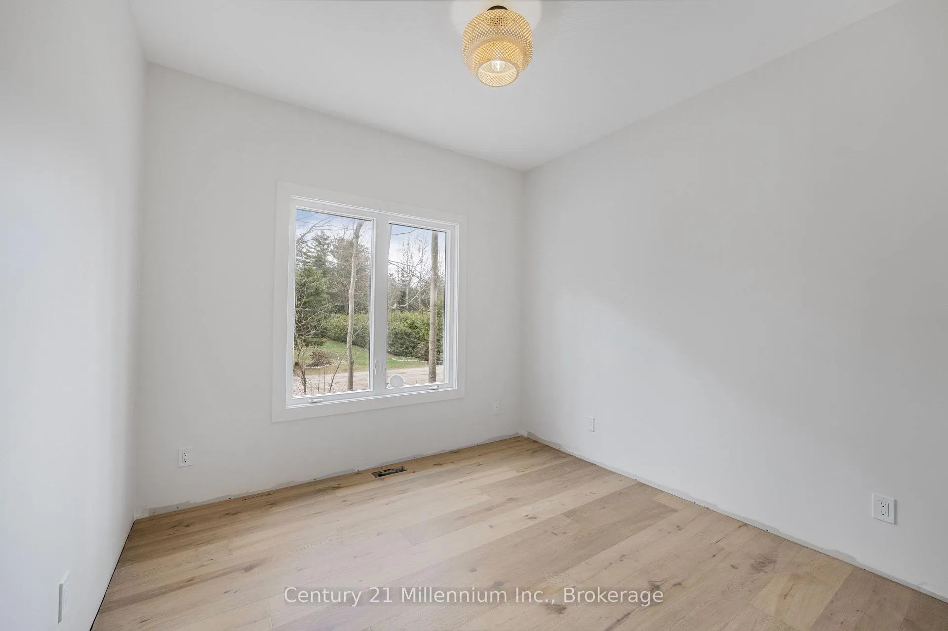 Photo 16 of 41 Fernanne Drive, Tiny, Rural Tiny — HOMEH